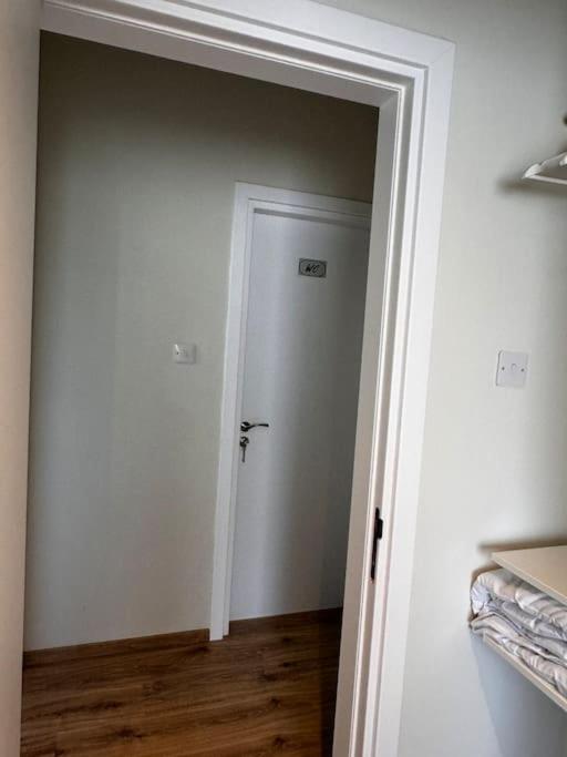 Smart Comfort RoomN7 with Private Bathroom in best Location Beach 250m
