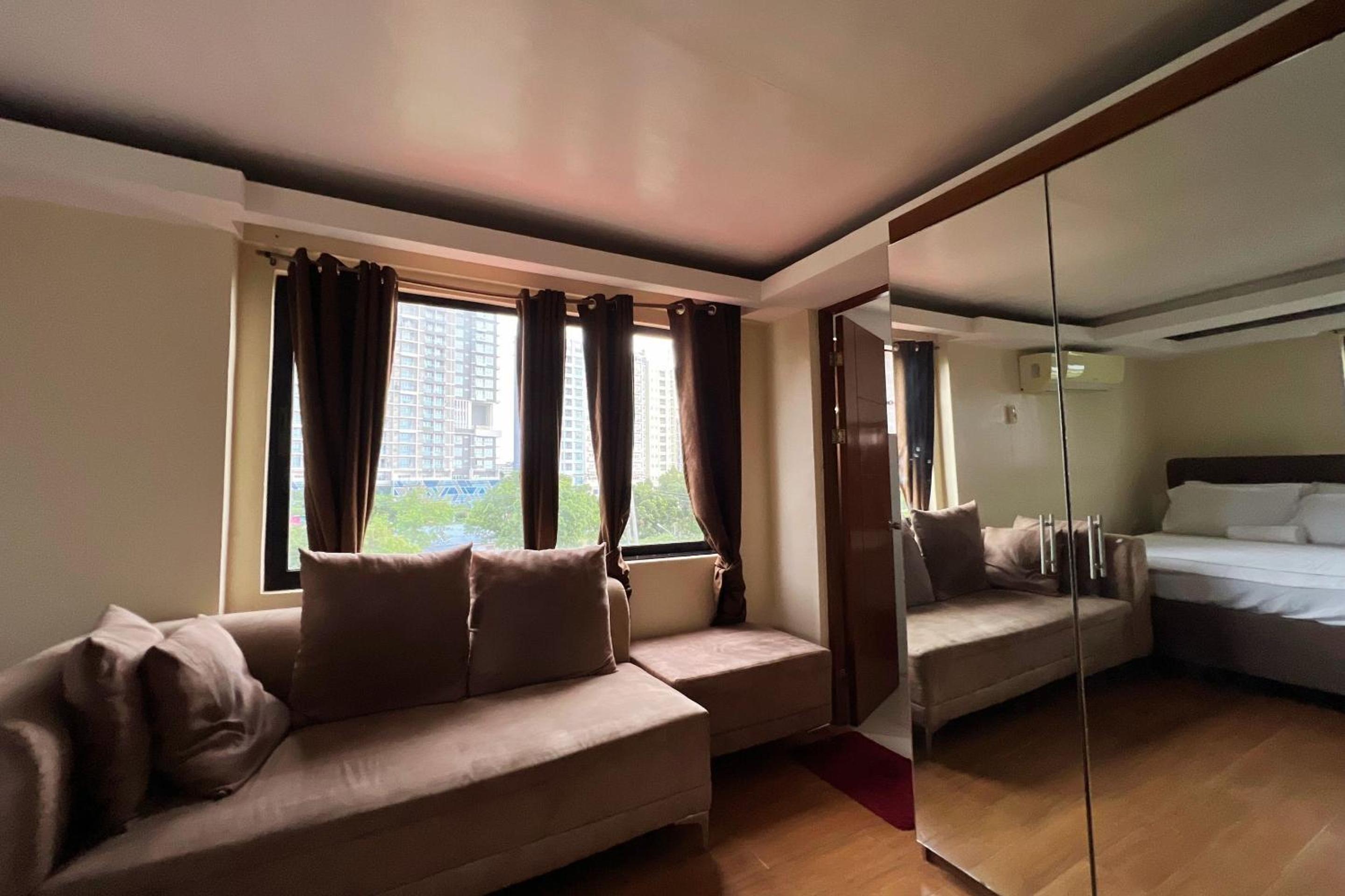 Sta Rosa Inn Iloilo powered by Cocotel view 2