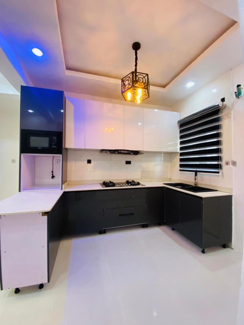 Exquisite stay