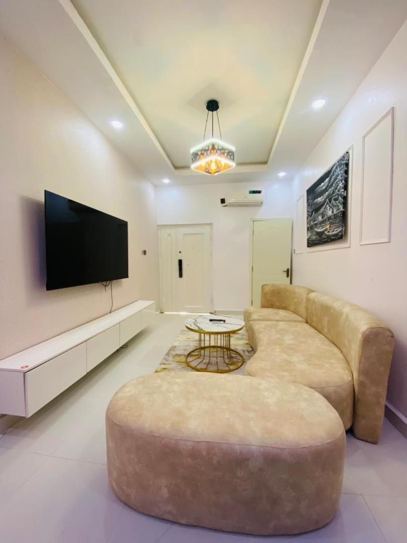 Exquisite stay