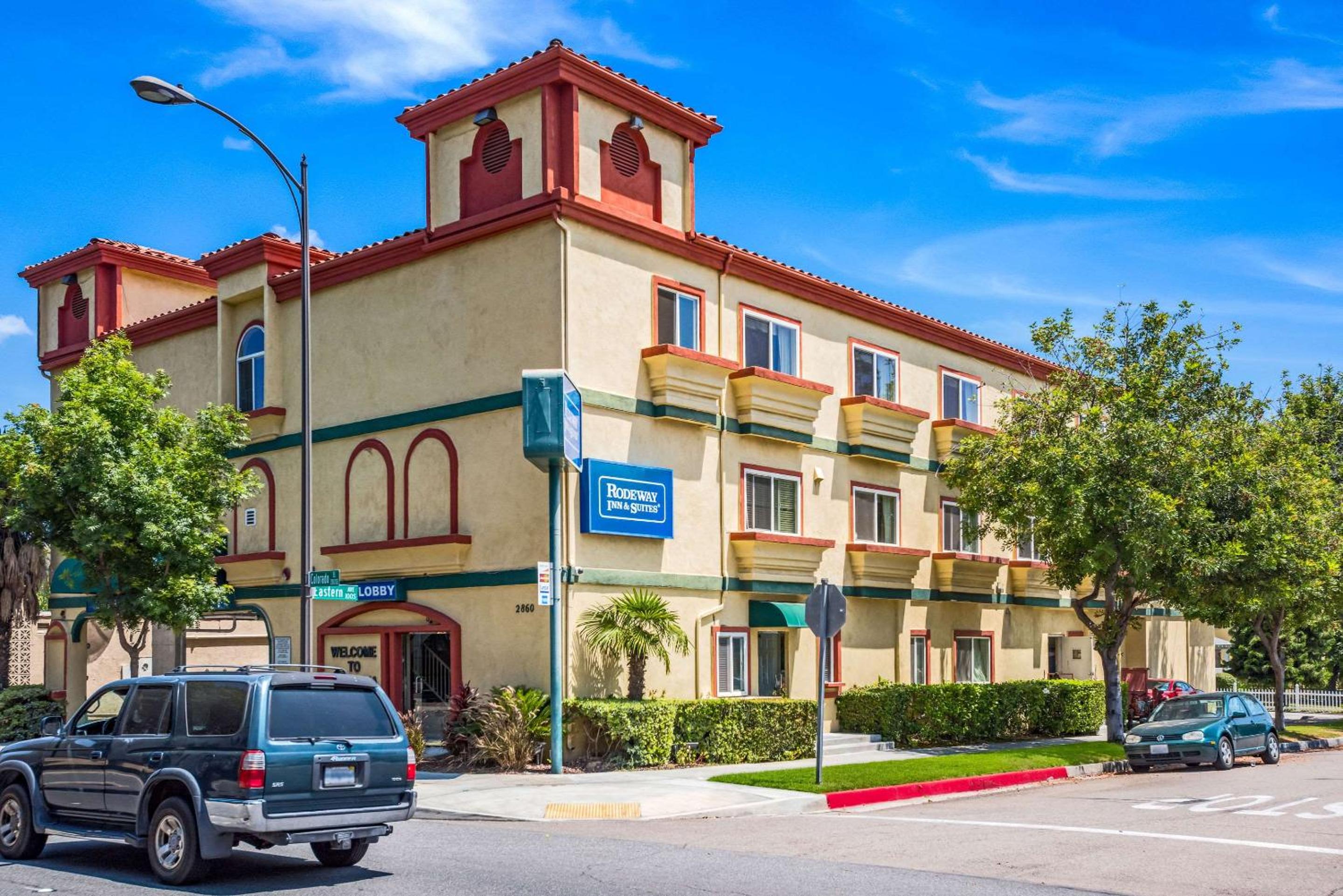 Hotel Rodeway Inn & Suites Pasadena - Image 1
