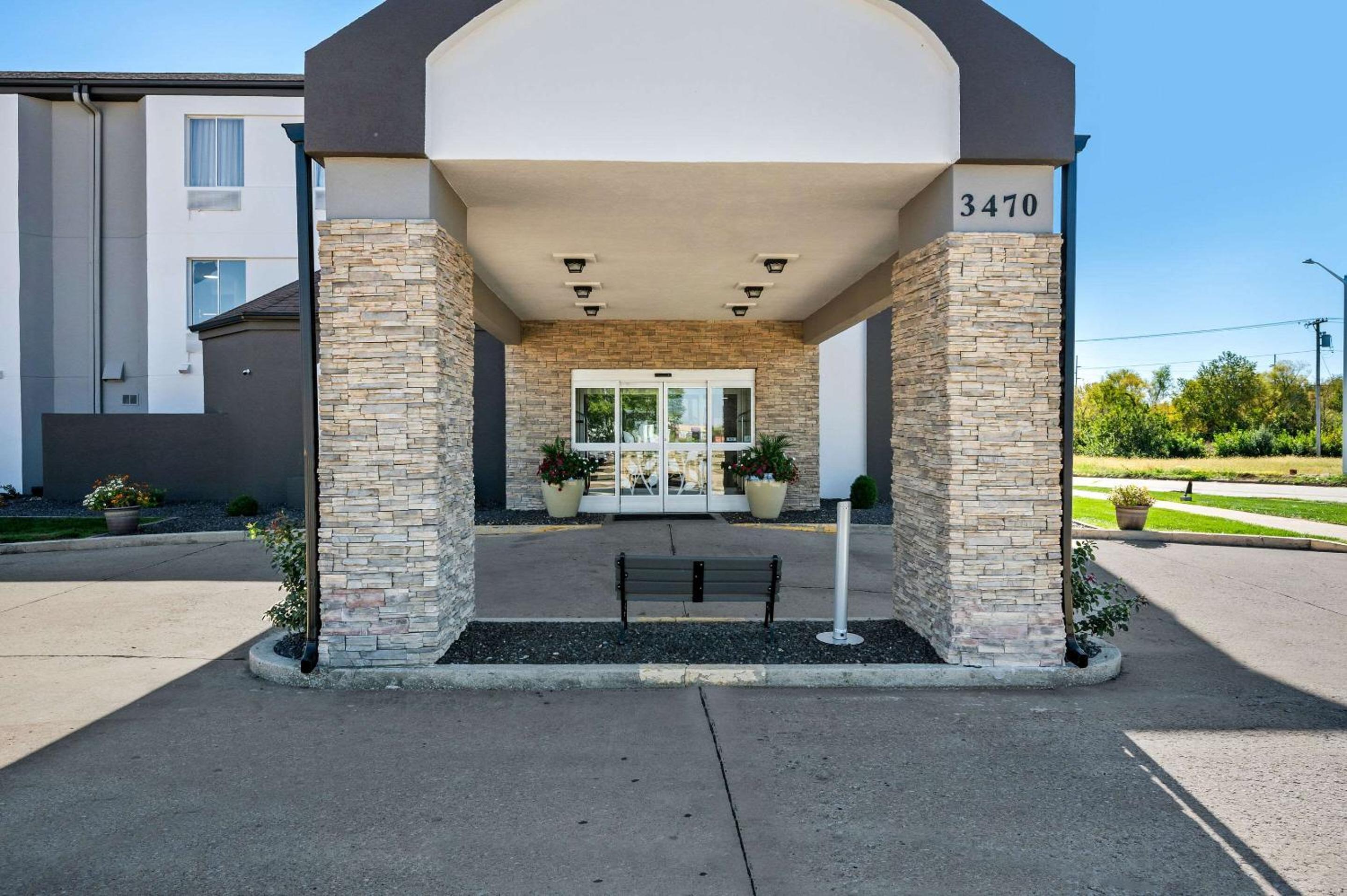 Hotel Sleep Inn Springfield West - Image 1