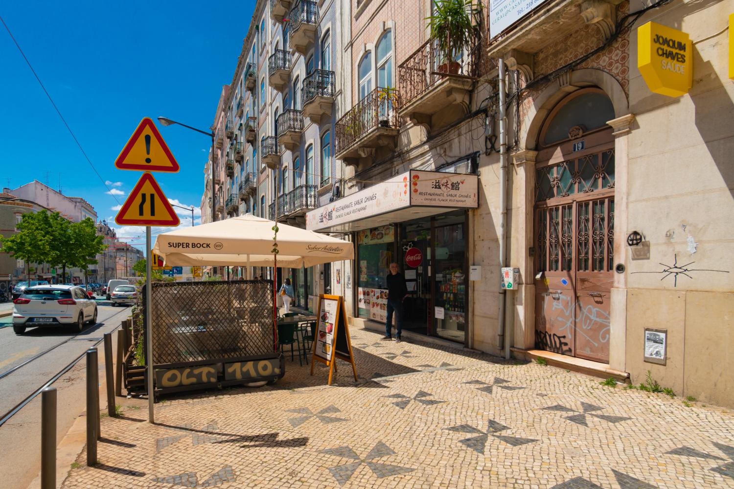 Life in Colour & Art - Charming 3Bed Apartment view 5