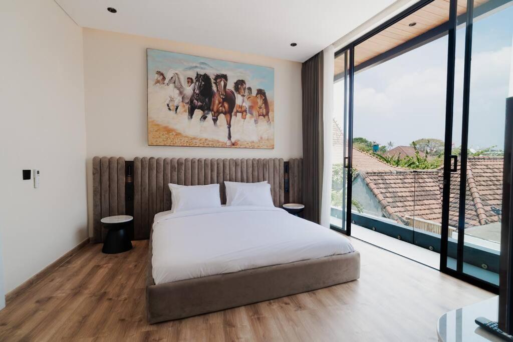 Casa Elera Brand new 3-Bedroom in Umalas - canggu view 4