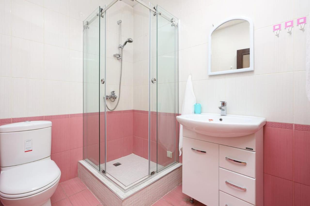 2 bedroom with balcony near Opera house