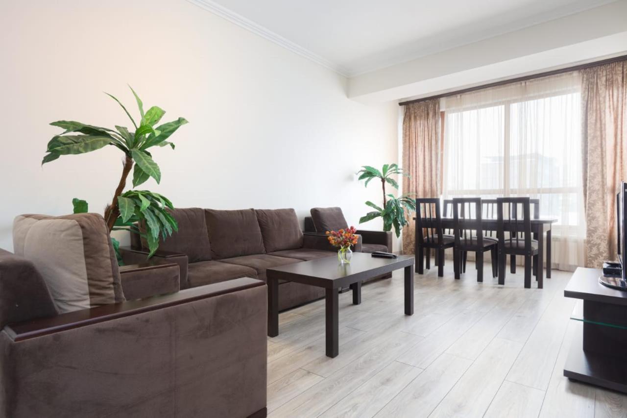 2 bedroom with balcony near Opera house