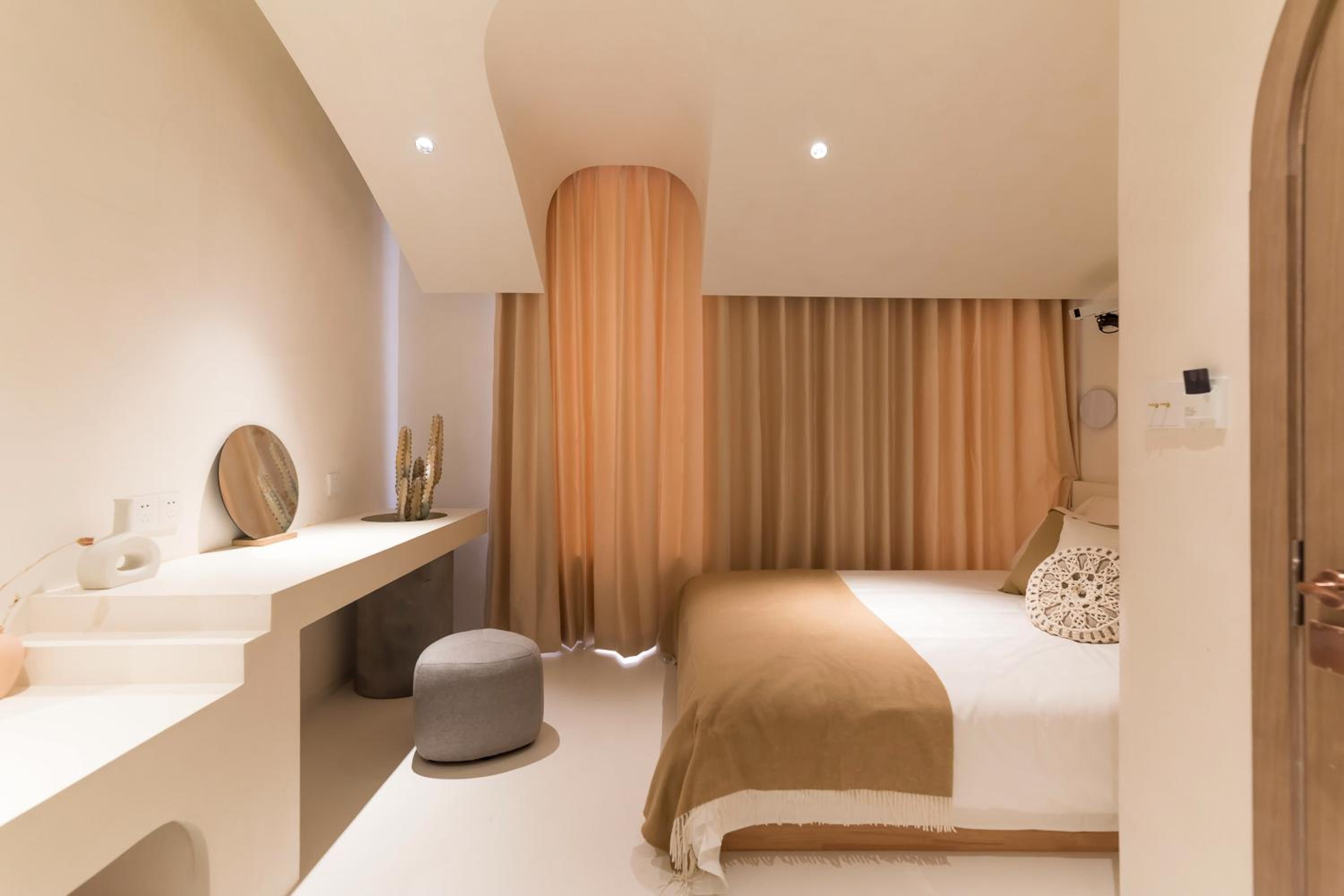 Qi Meng New moon branch