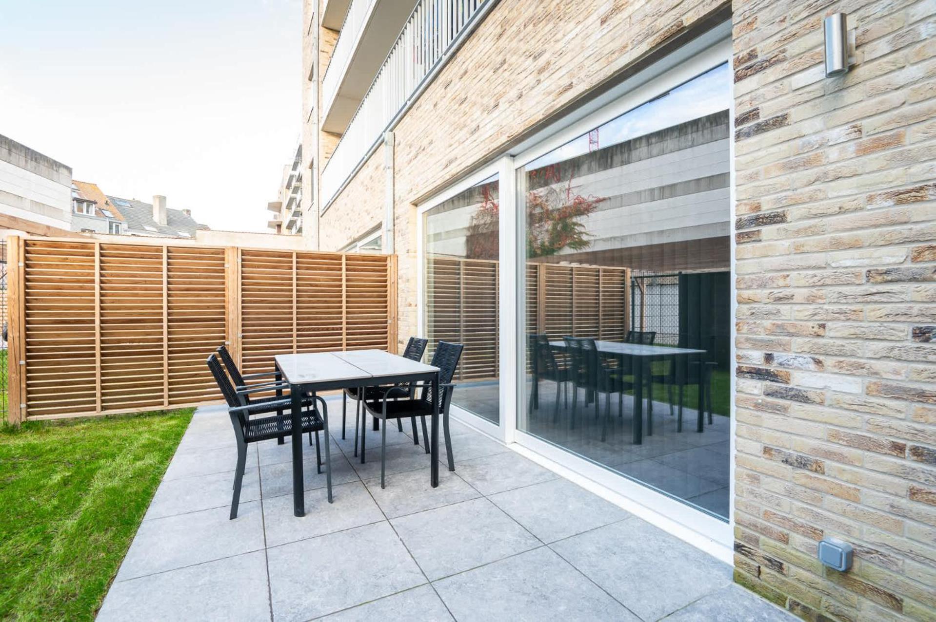 Brand new apartment with garden and parking