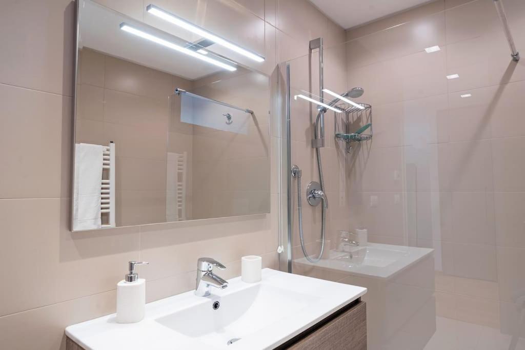 Bellavista Laglio Lagoon B by Italian Apartments view 4