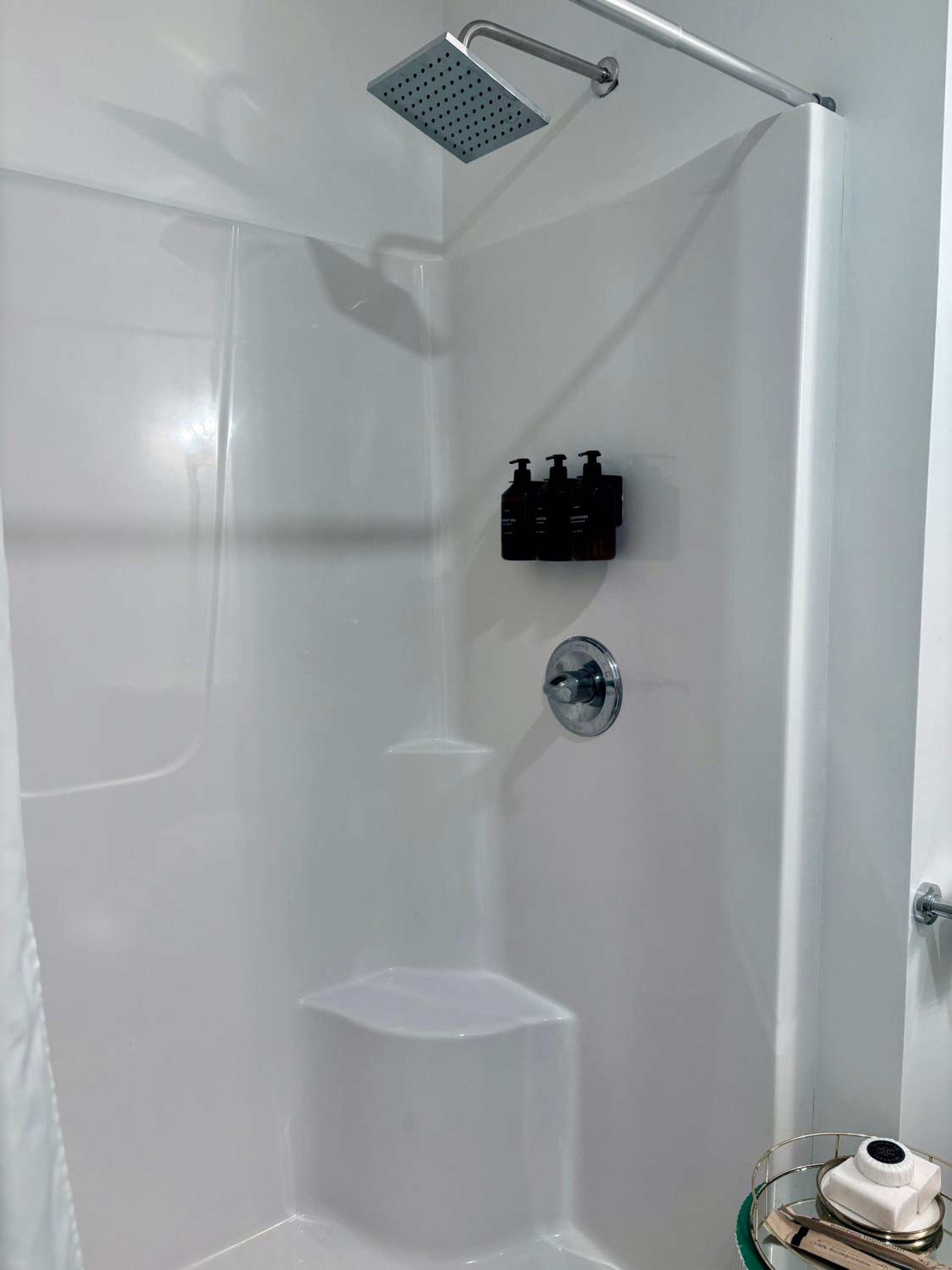 Boston Vacations - The Bostonian on Quannapowitt - Property Image 2