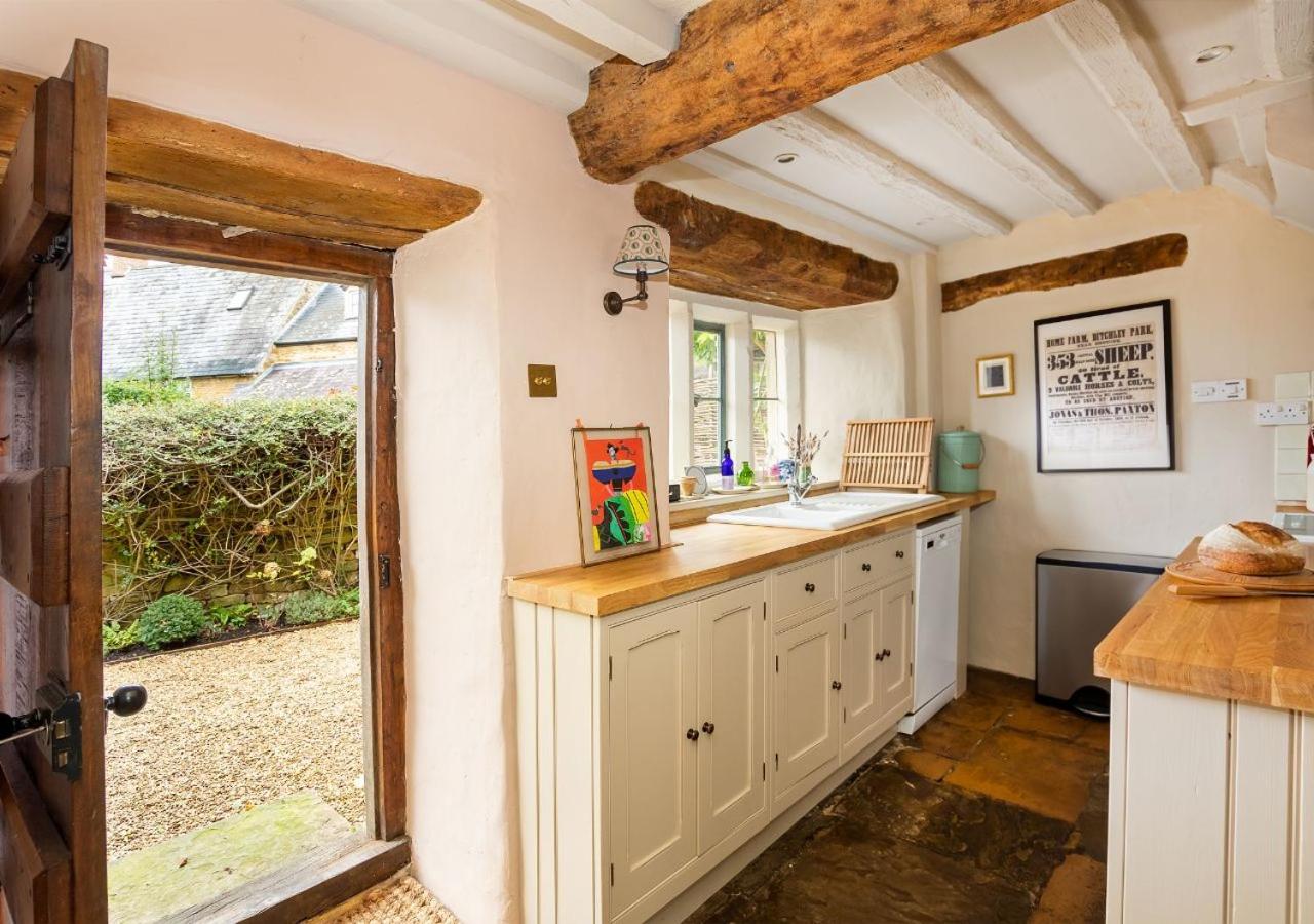 Charming 2BD Cottage in the Heart of Kingham! view 4