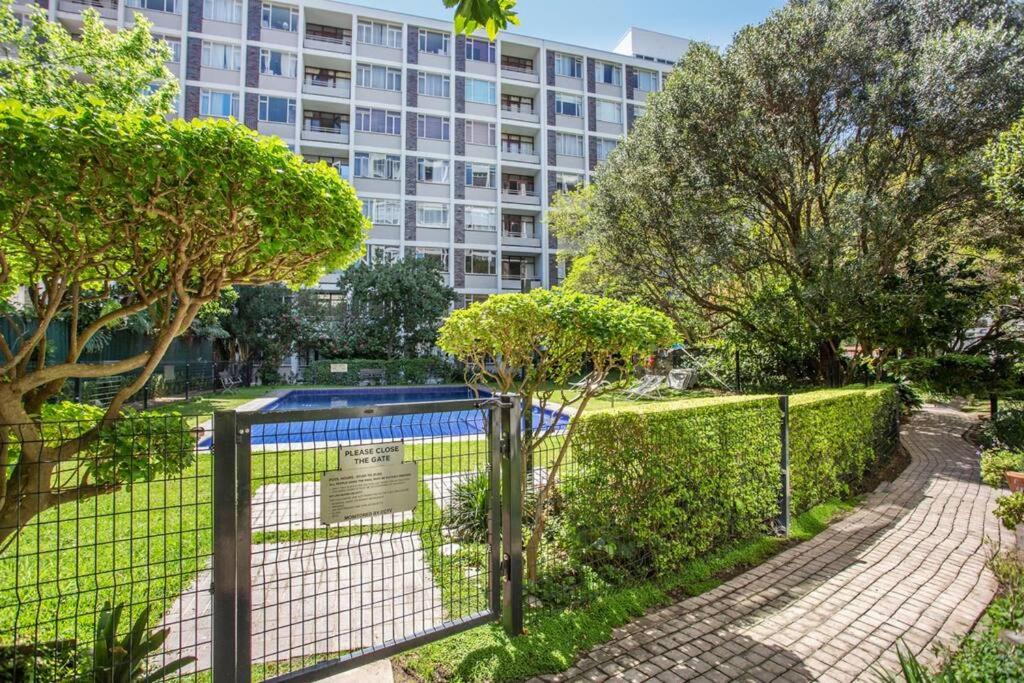 Lovely studio with magnificent views & pool!