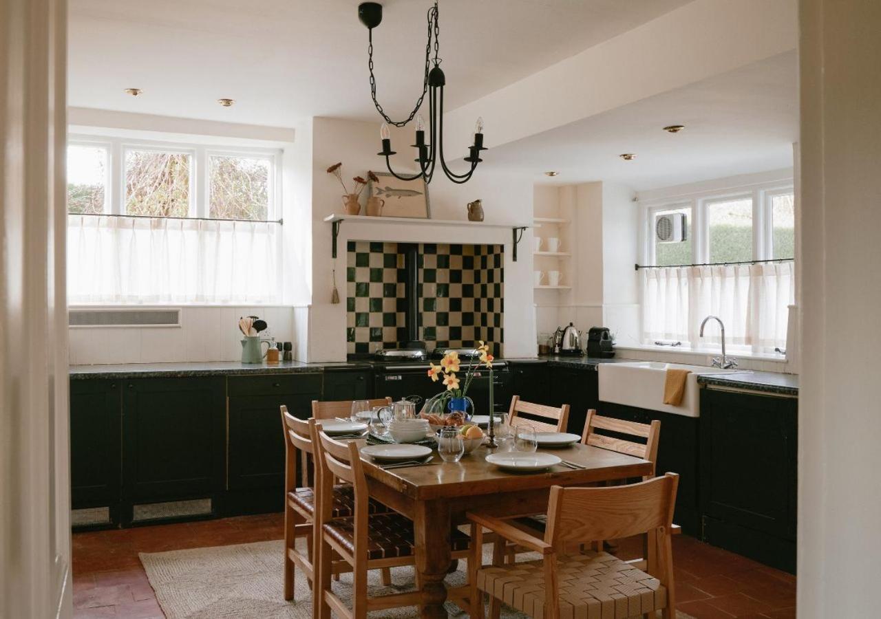 Trinity Farmhouse - Stunning House & Gardens! view 2