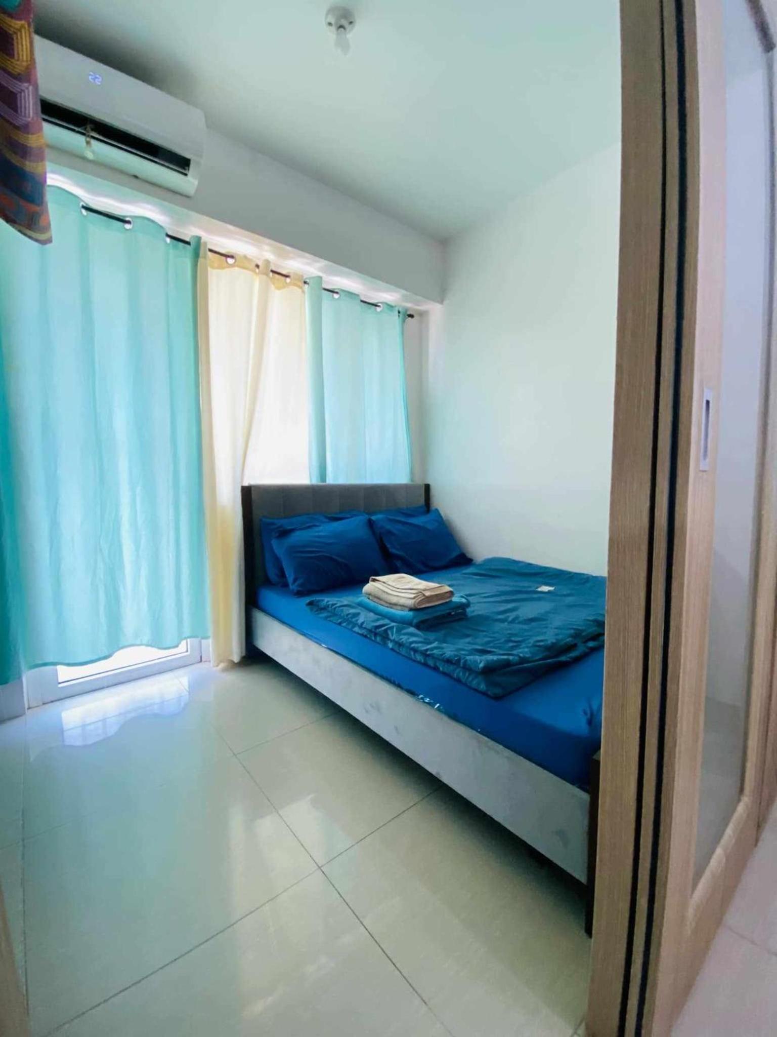 Dream Staycation Shore Residence MOA