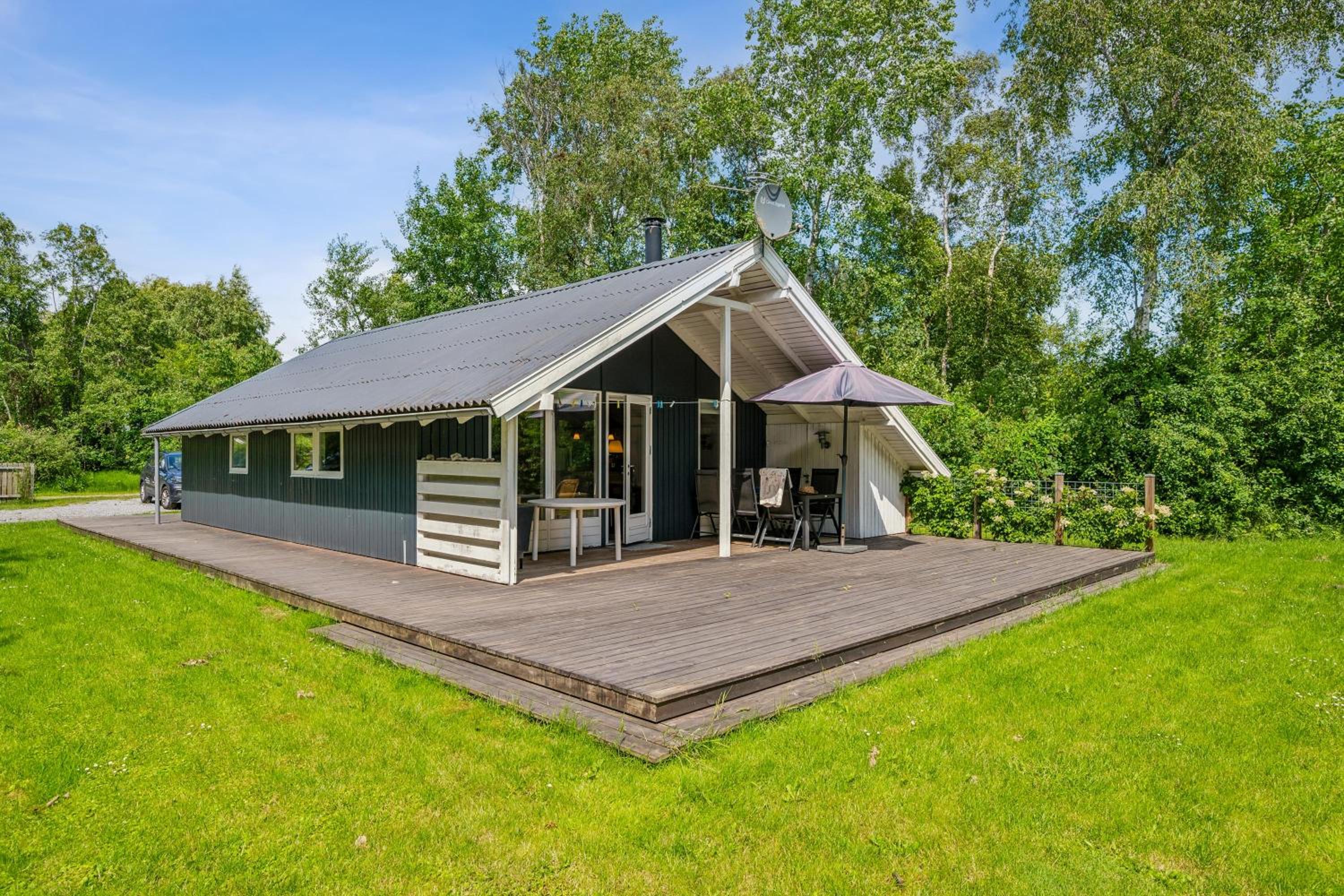 Charming, Well-Maintained Holiday Home On A Secluded Nature Plot At The End Of A Quiet Lane