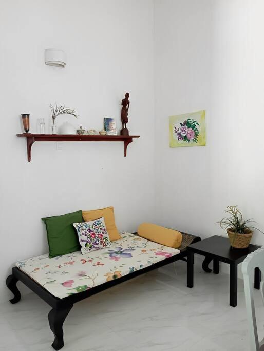 Tiny Art House with Garden