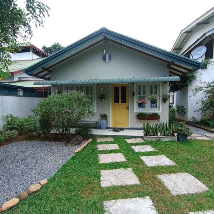 Tiny Art House with Garden