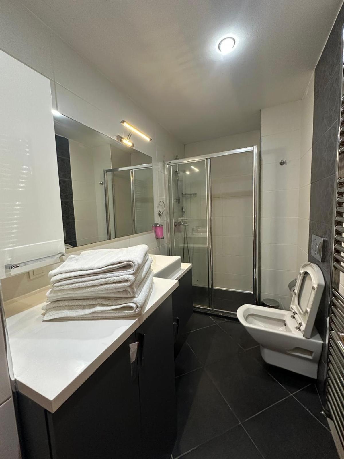 MELVİN HOMe