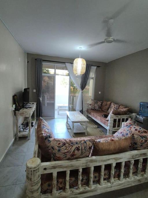 Daffi giraffi House view 3