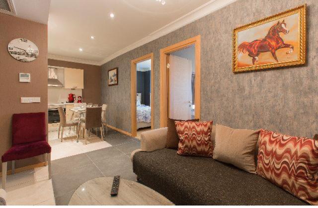 MELVİN HOMe