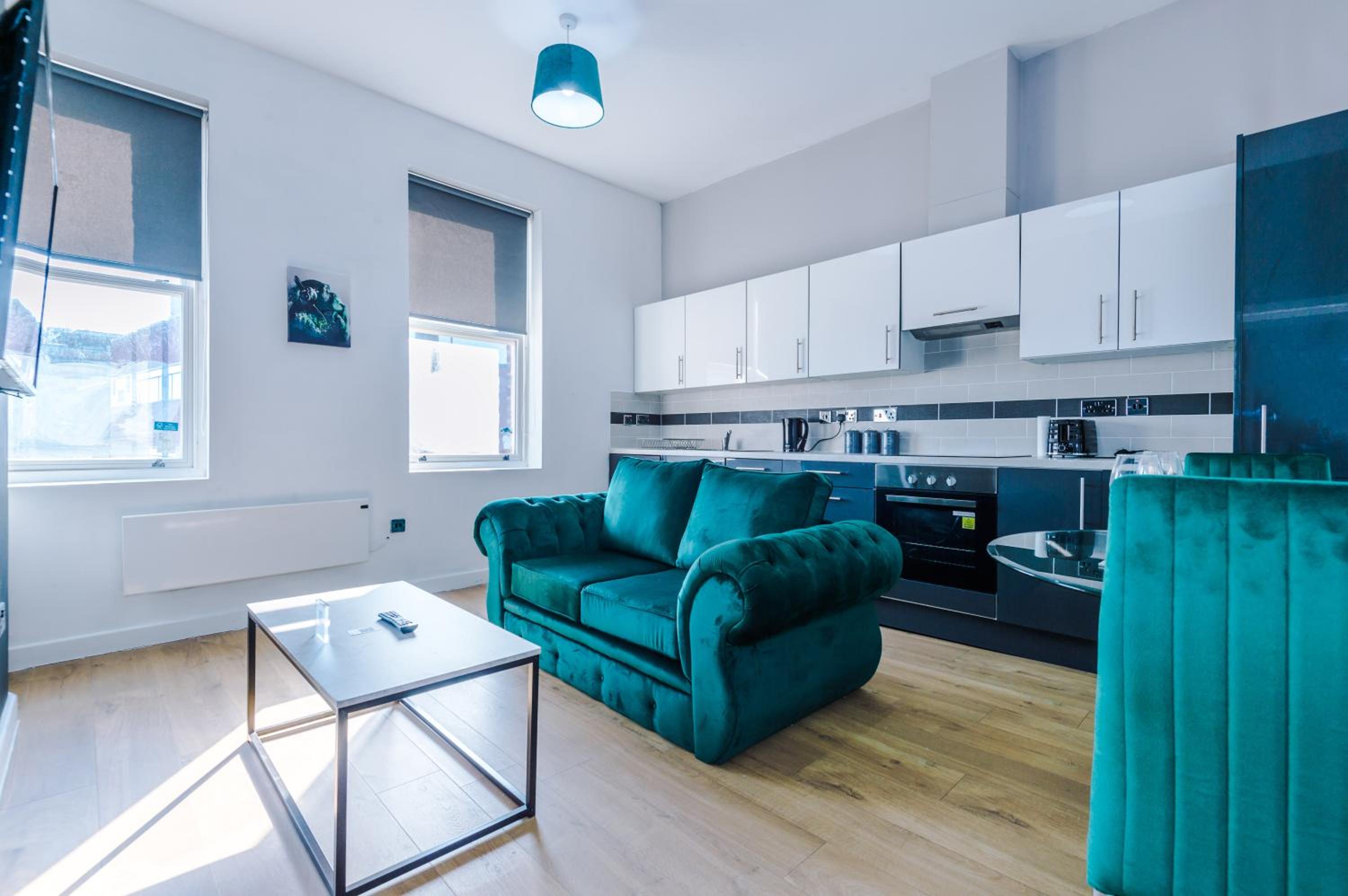 Stylish Apartment located in the City Centre of Liverpool - Web-exclusive offers at a-kapartments view 4