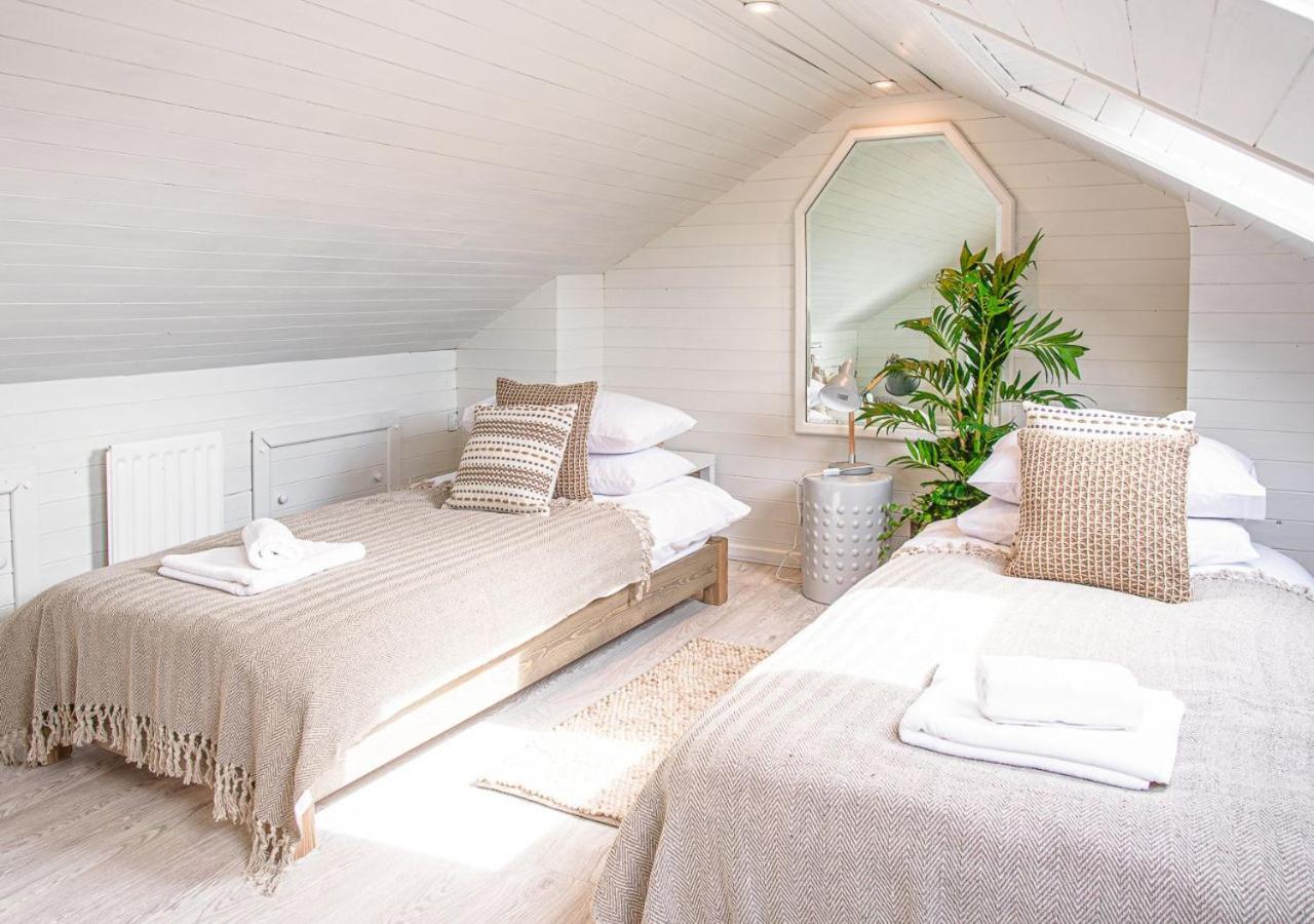 Stunning Townhouse with Large Garden - Sleeps 8!