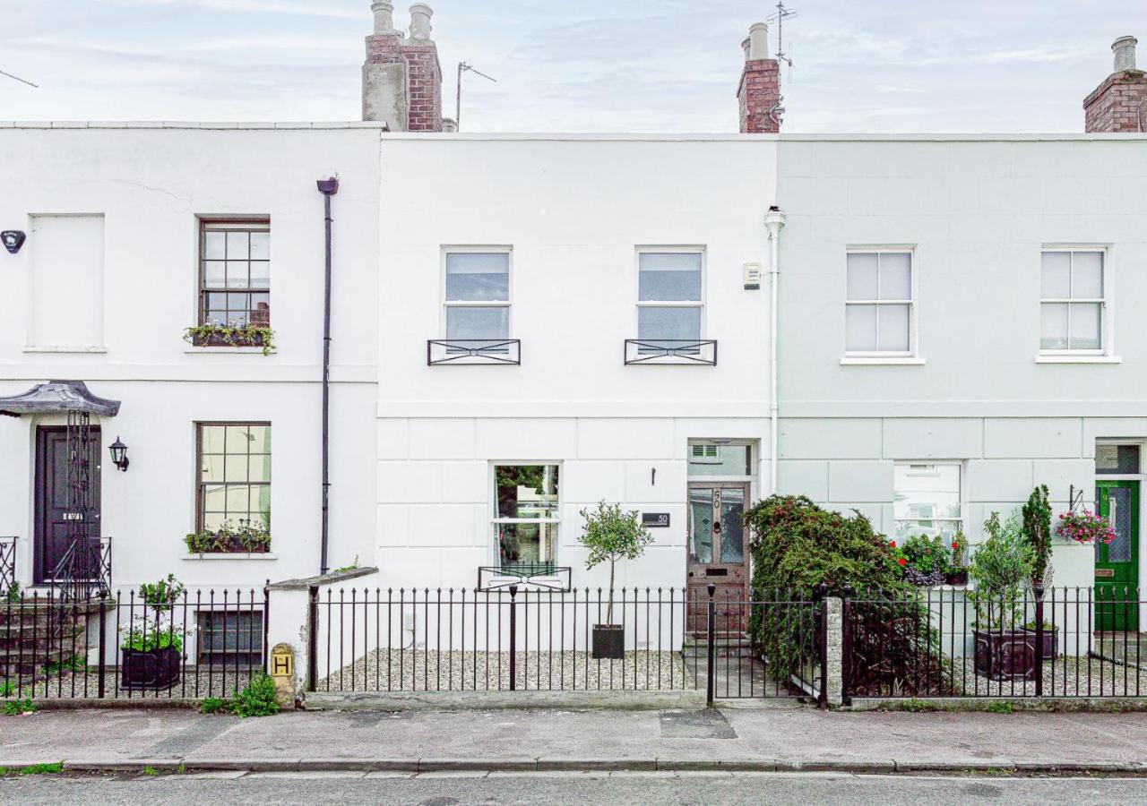 Stunning Townhouse with Large Garden - Sleeps 8!