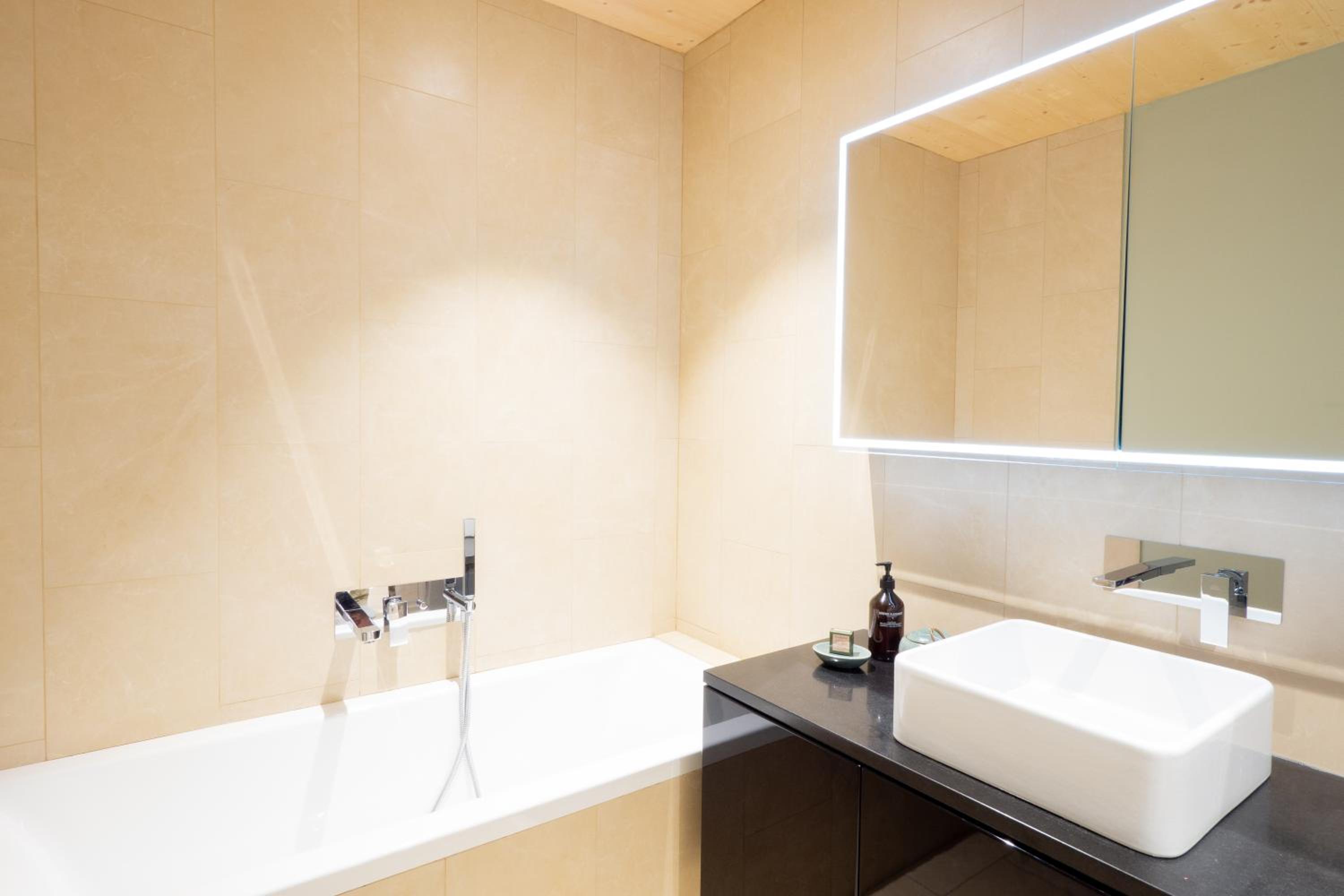 La Ruinette-Large1 bed, close to the lift