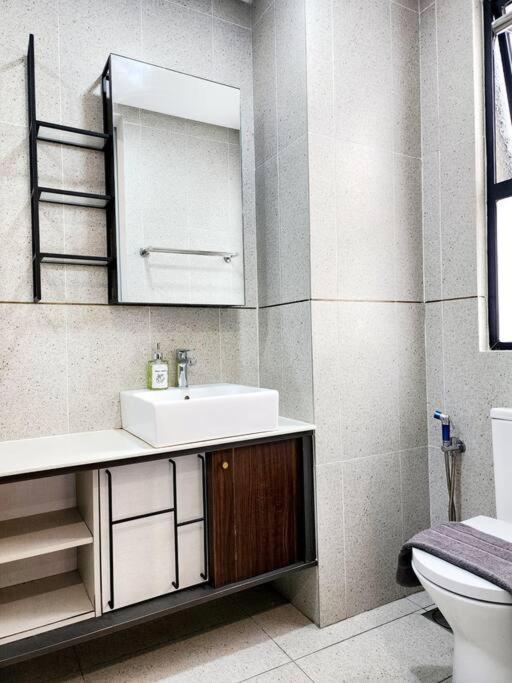 Millerz Square 3pax Studio room 1
