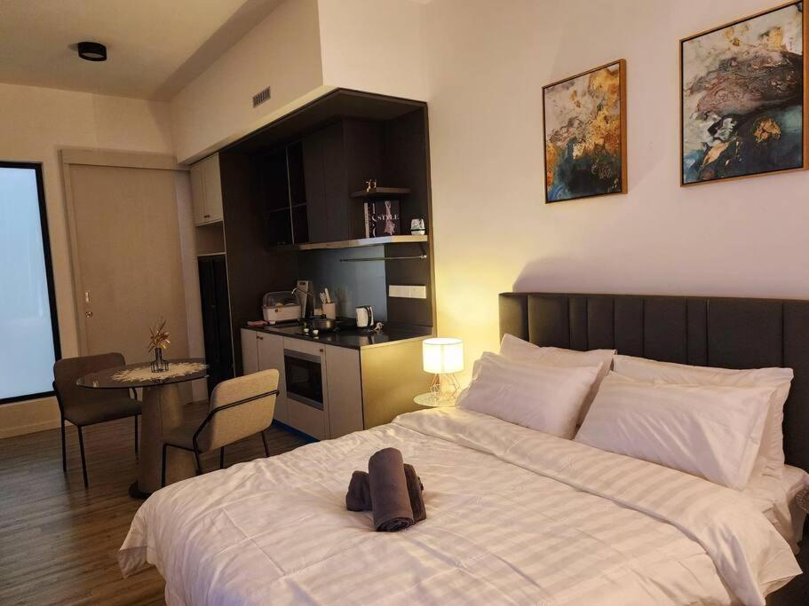 Millerz Square 3pax Studio room 1