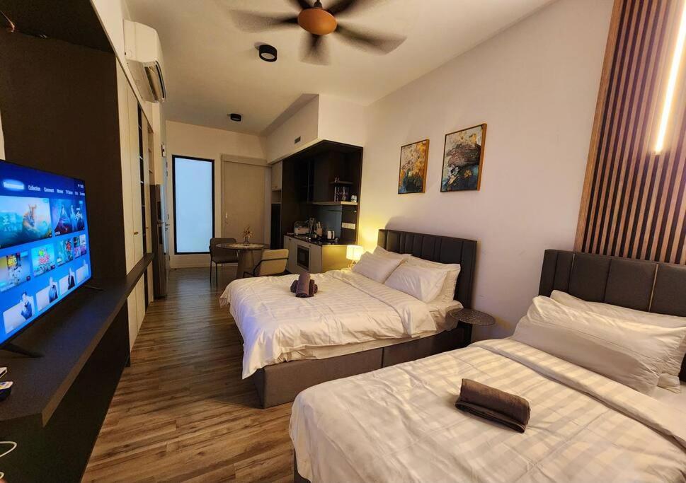 Millerz Square 3pax Studio room 1
