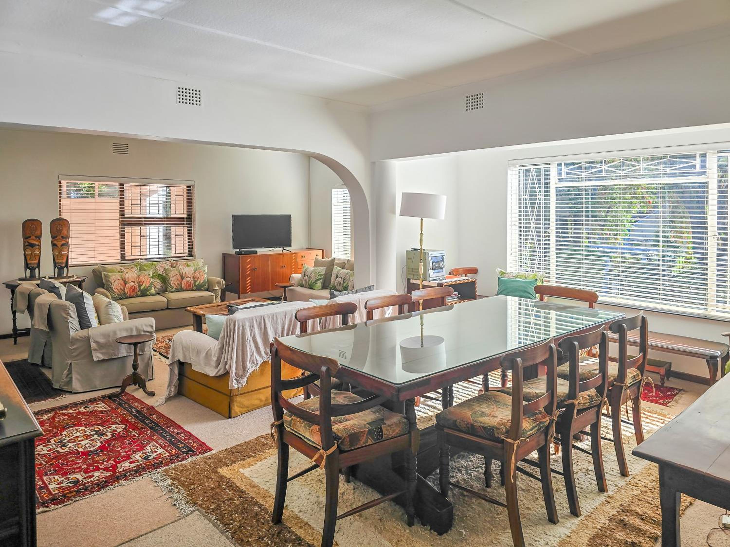 Honeybird Cottage - the House view 2