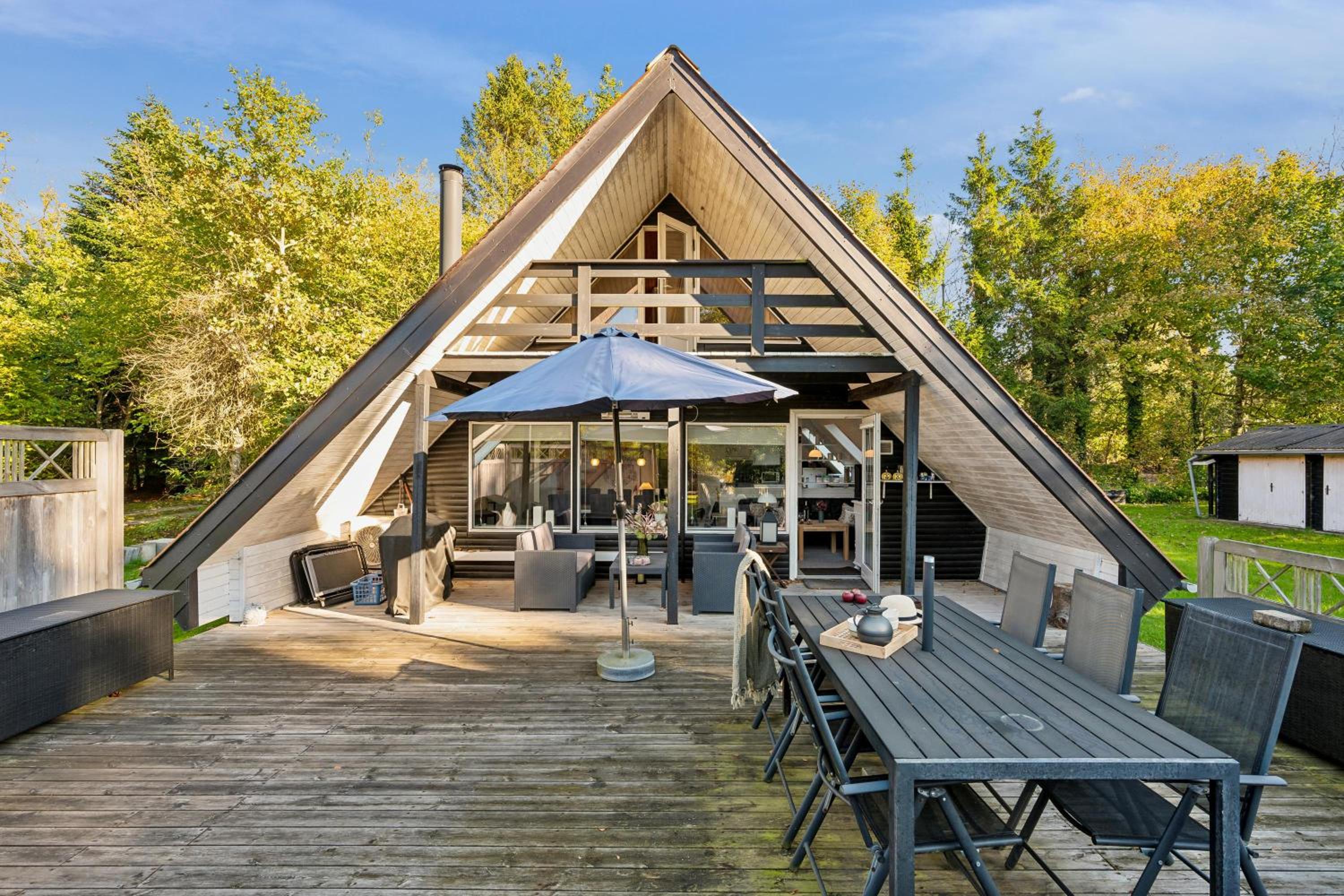 Cosy Two-Level Holiday Home On A Large Natural Plot In Selkær Mølle Surrounded By Forest And Wildlife And Close To Grenaa, Bønnerup Beach And
