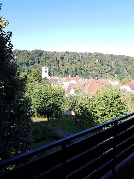 Art-Apartment mit Balkon