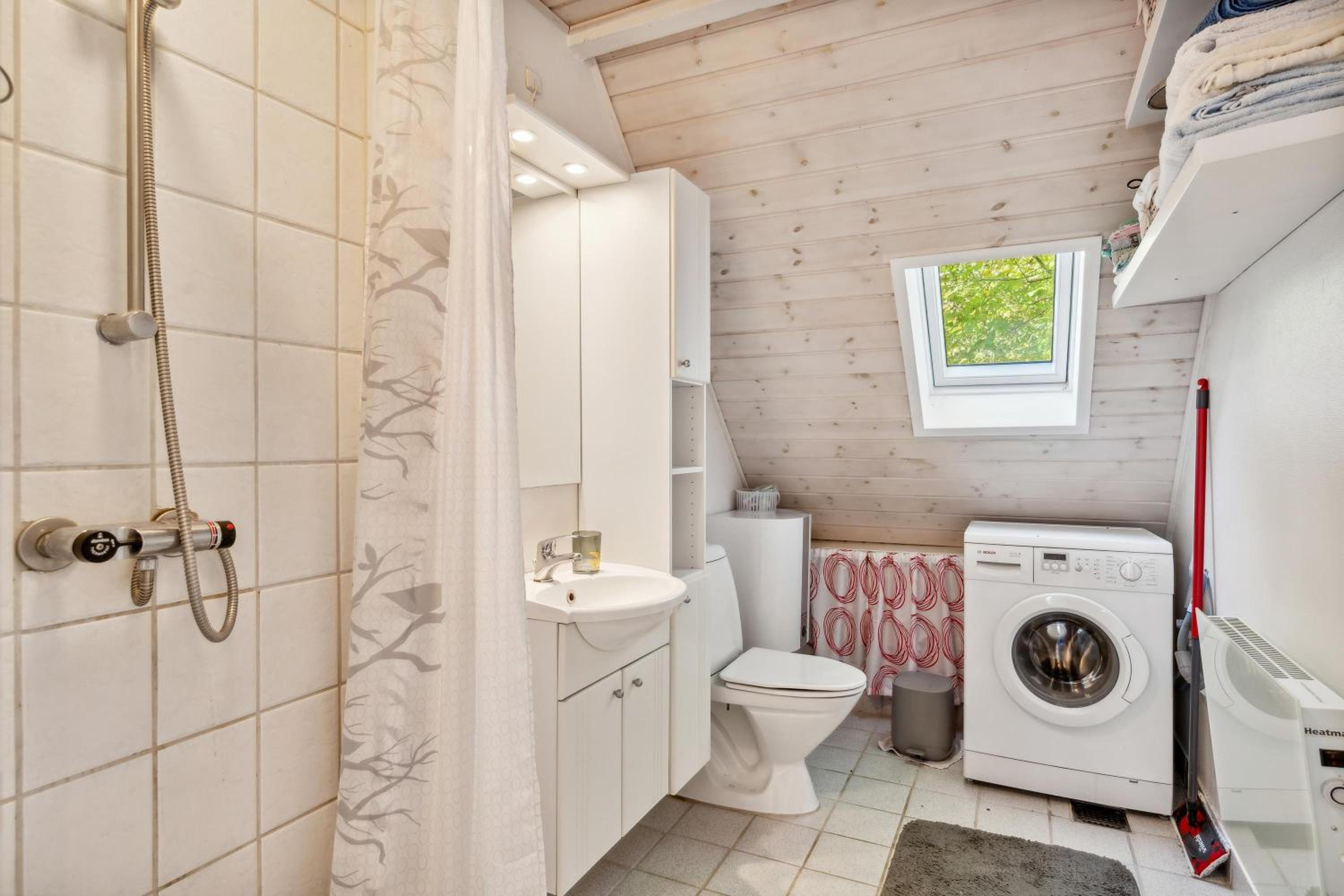 Cosy Two-Level Holiday Home On A Large Natural Plot In Selkær Mølle Surrounded By Forest And Wildlife And Close To Grenaa, Bønnerup Beach And