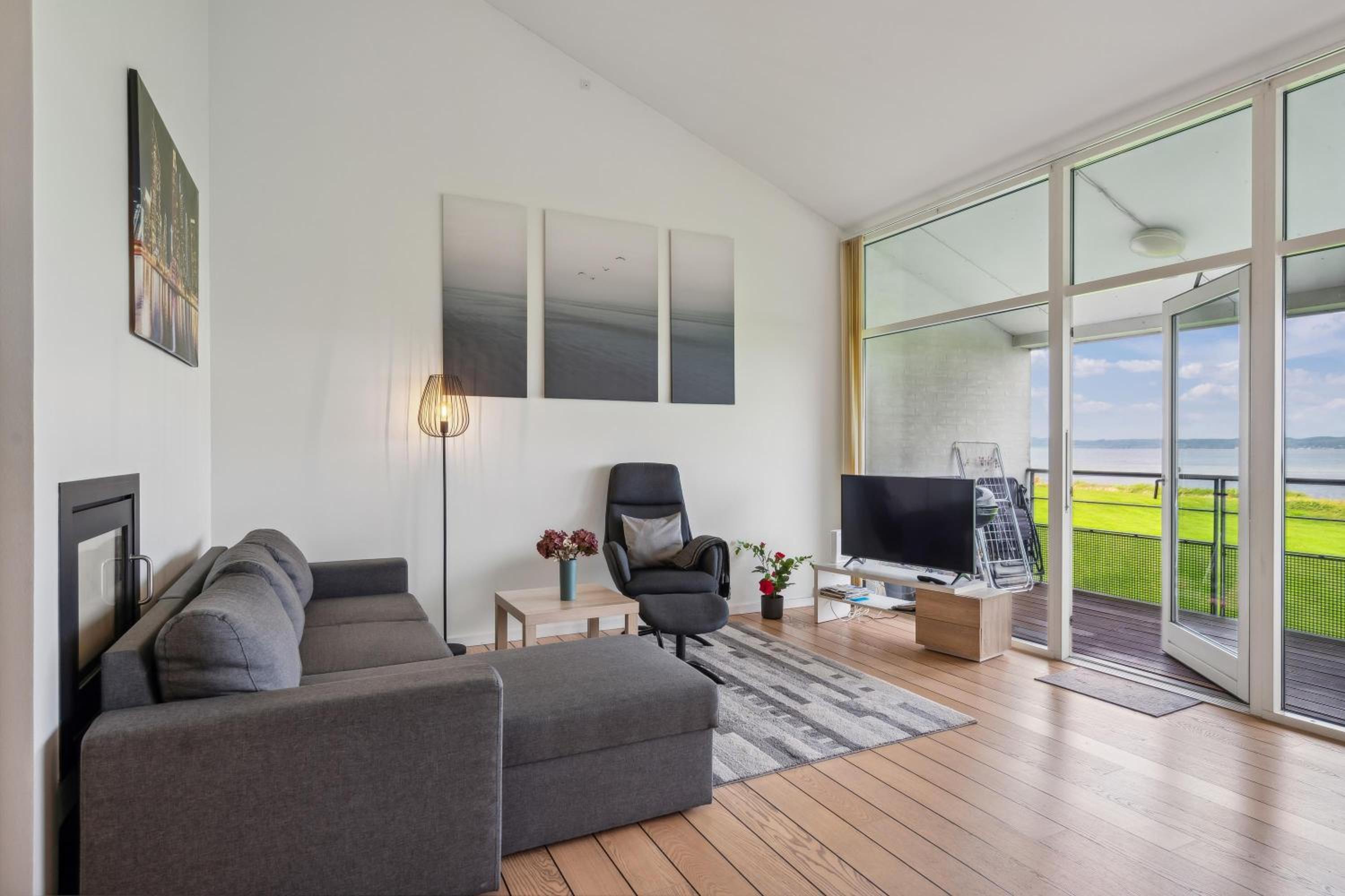 Beautiful Holiday Apartment With Panoramic Views Over Ebeltoft Vig And The Mols Hills,