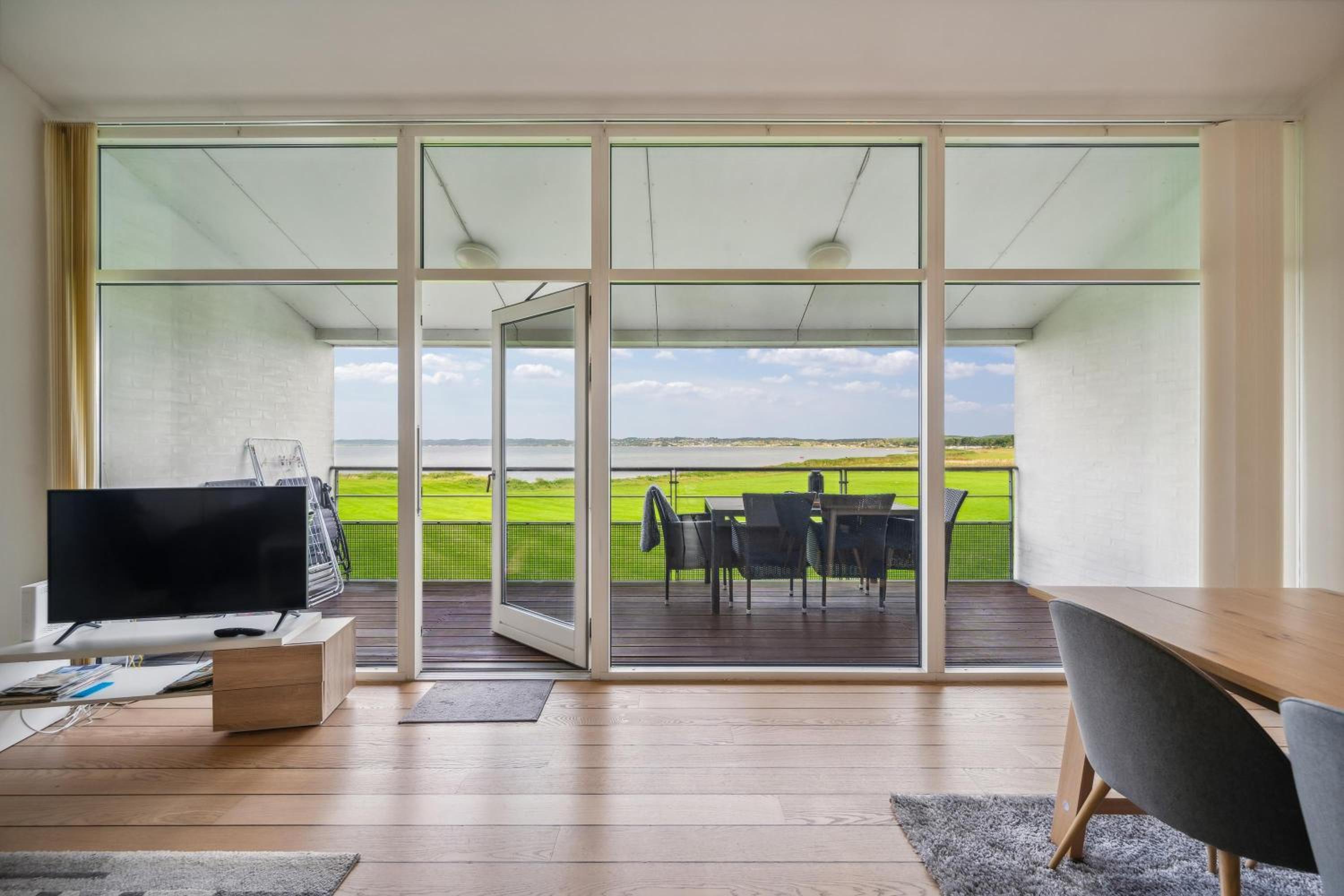 Beautiful Holiday Apartment With Panoramic Views Over Ebeltoft Vig And The Mols Hills,