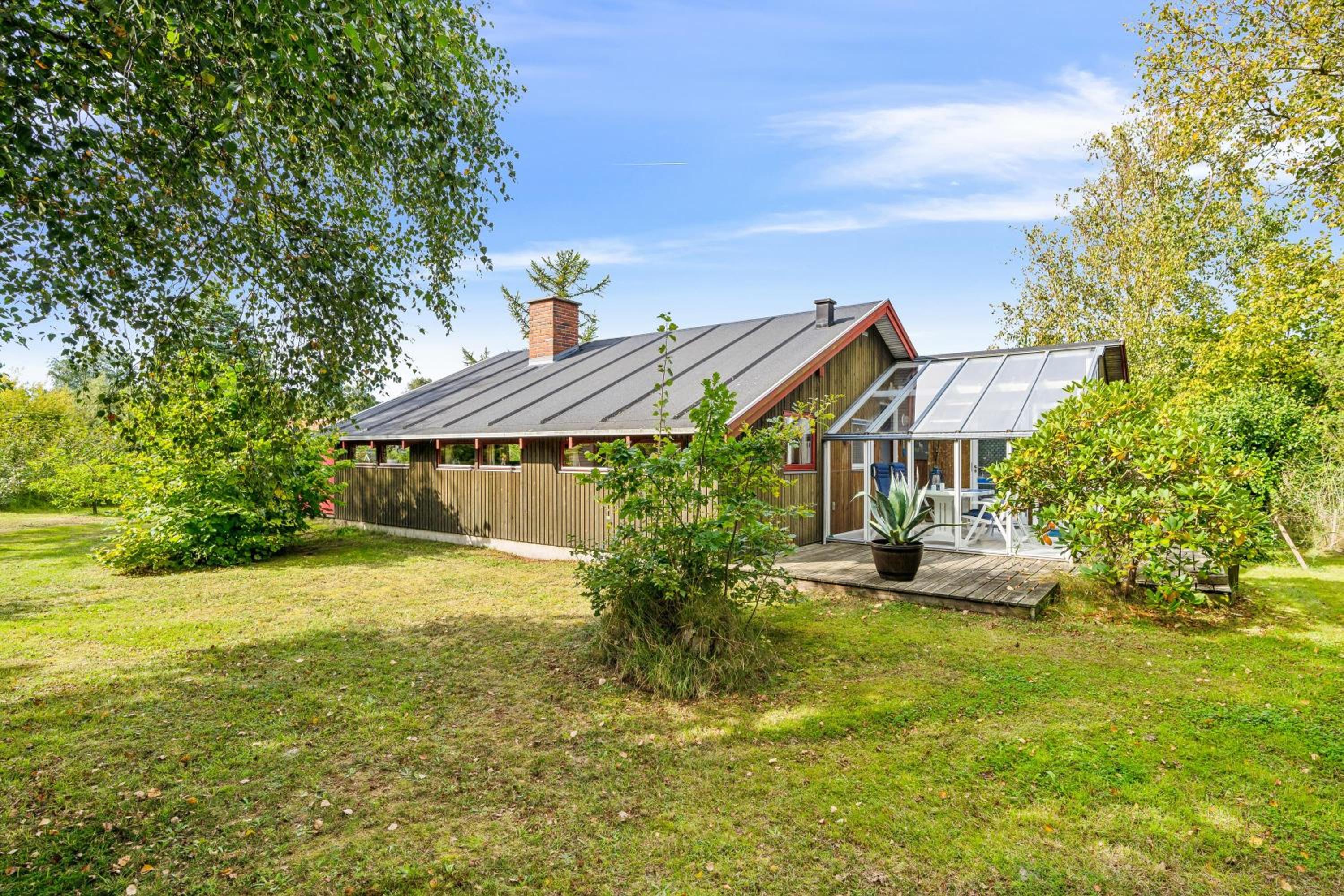 Authentic And Cosy Holiday Home With Enclosed Garden, Covered Terrace And Annex Just A Few Minutes Walk From The Beach And Close To Forest And view 2