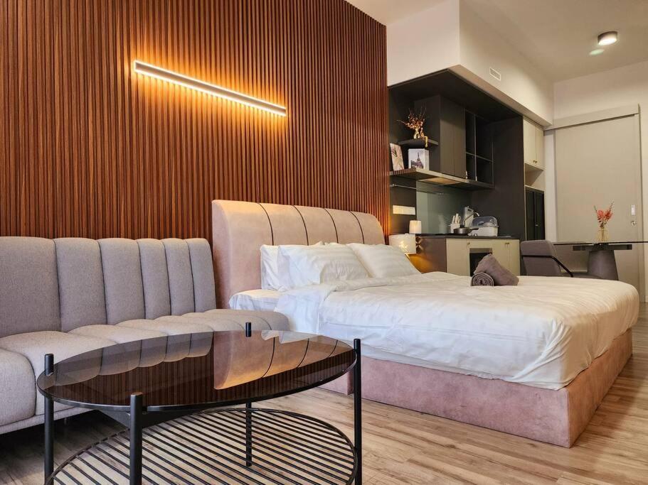 Millerz Square 2pax Studio room 2