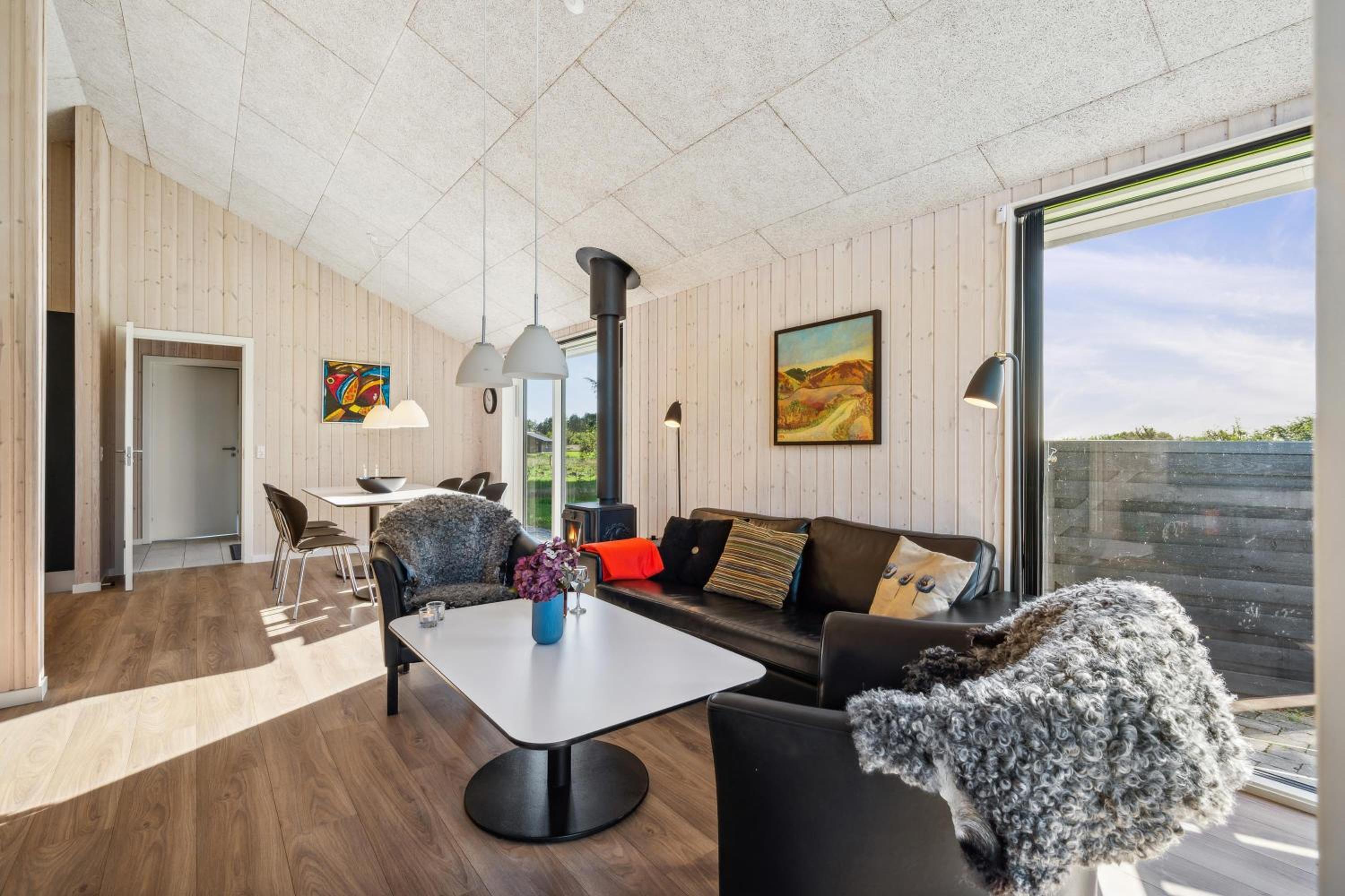 Lyst Og Stilrent Sommerhus Ved Gjerrild Strand