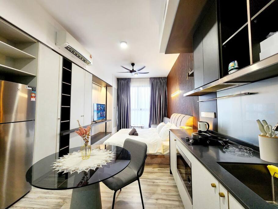 Millerz Square 2pax Studio room 2