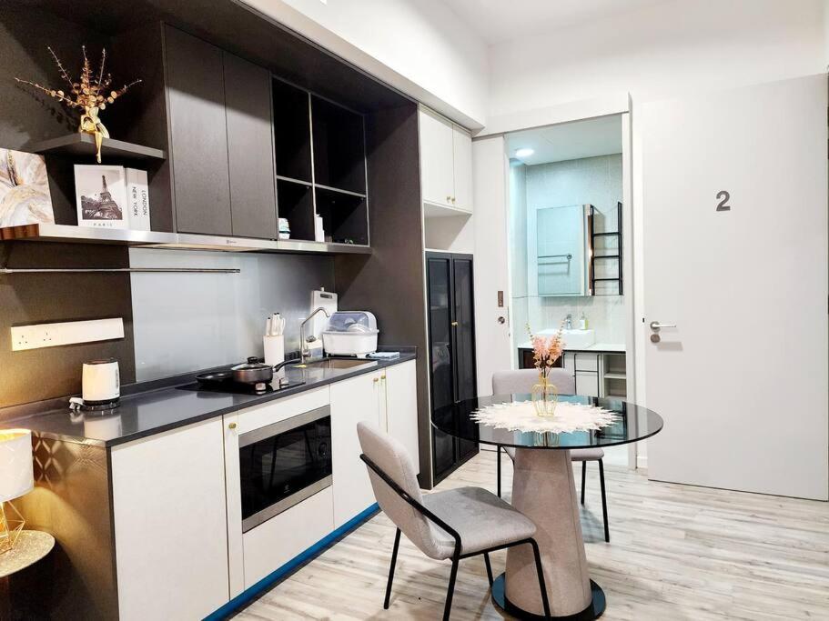 Millerz Square 2pax Studio room 2