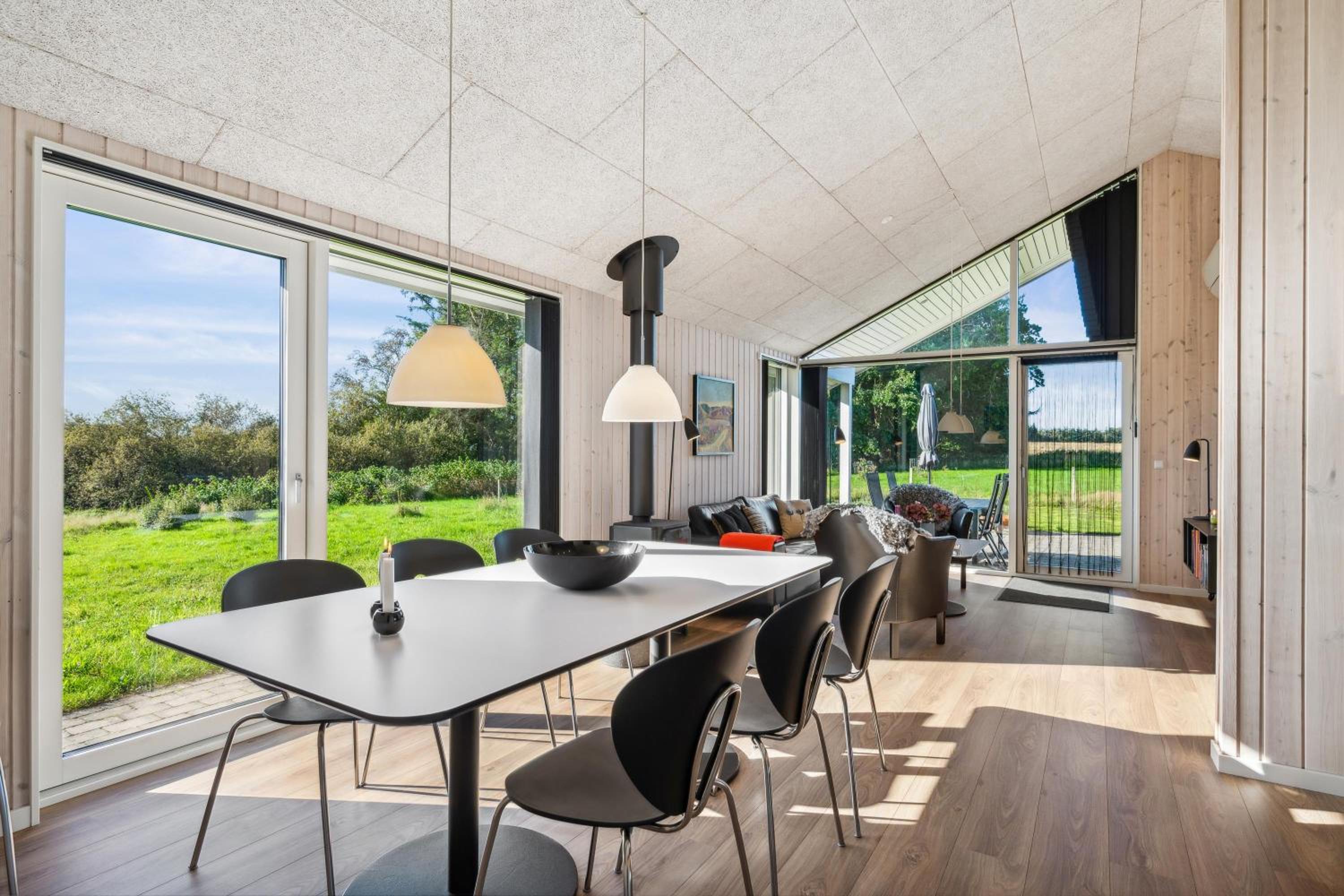 Lyst Og Stilrent Sommerhus Ved Gjerrild Strand
