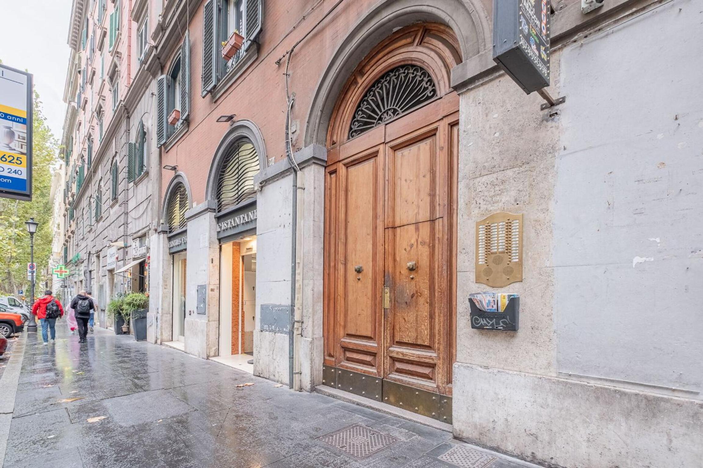 Apartment In Via Merulana Central Rome by Halldis