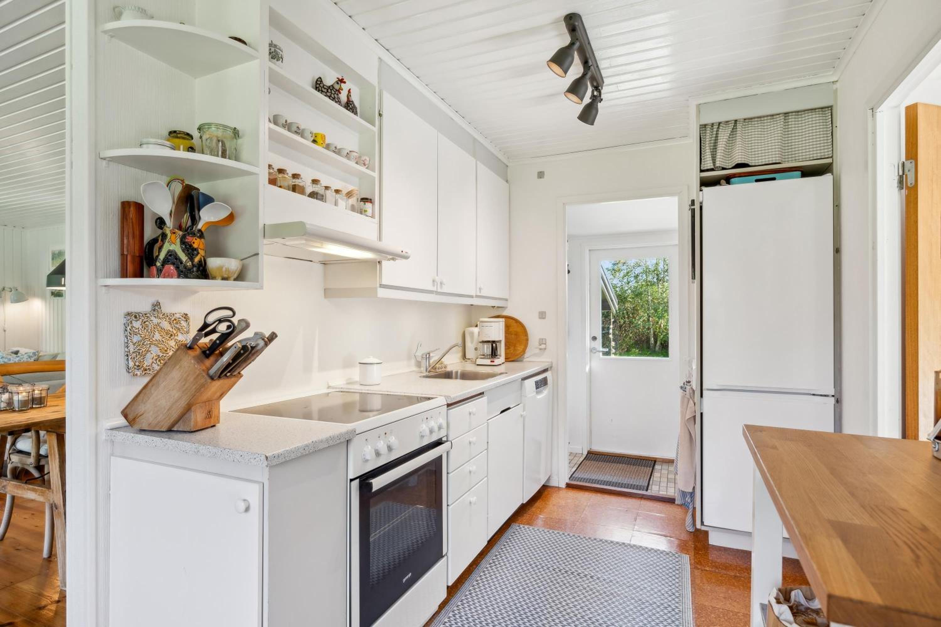 Cosy And Well-Kept Holiday Home With Covered Terrace, Large Garden And Child-Friendly Location Just 250 Metres From The Water And Close To Forest,