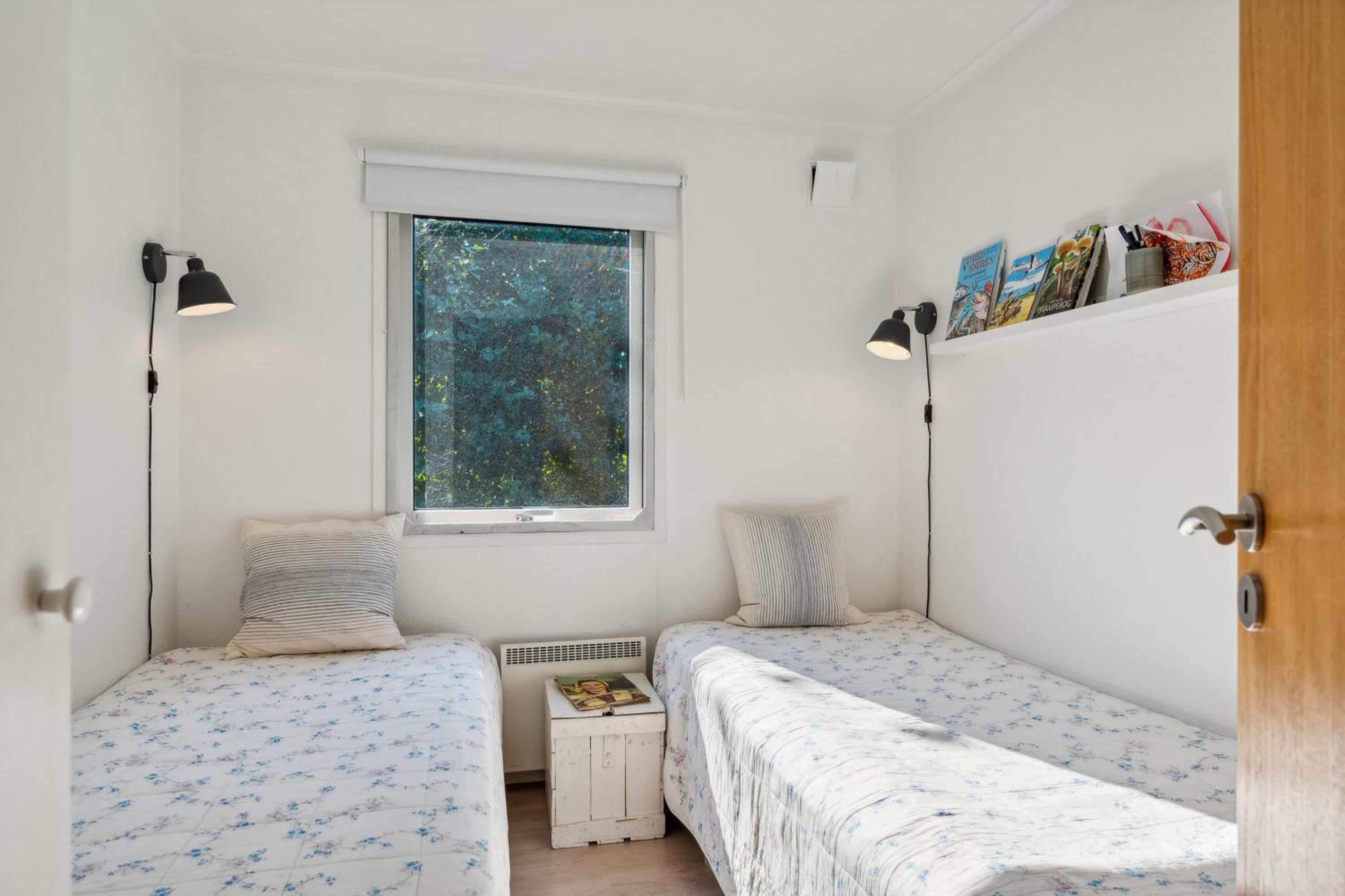 Cosy And Well-Kept Holiday Home With Covered Terrace, Large Garden And Child-Friendly Location Just 250 Metres From The Water And Close To Forest,