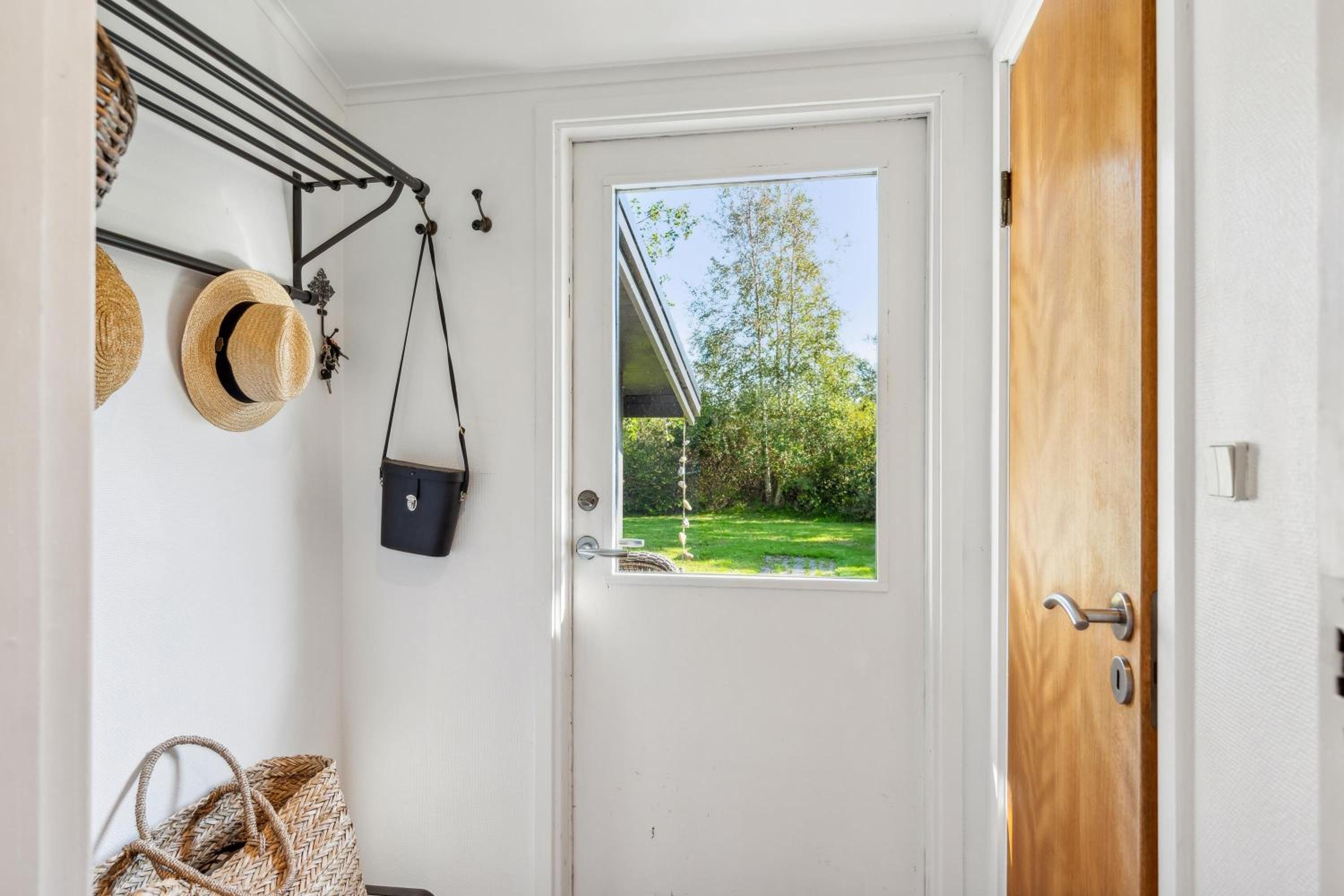 Cosy And Well-Kept Holiday Home With Covered Terrace, Large Garden And Child-Friendly Location Just 250 Metres From The Water And Close To Forest,