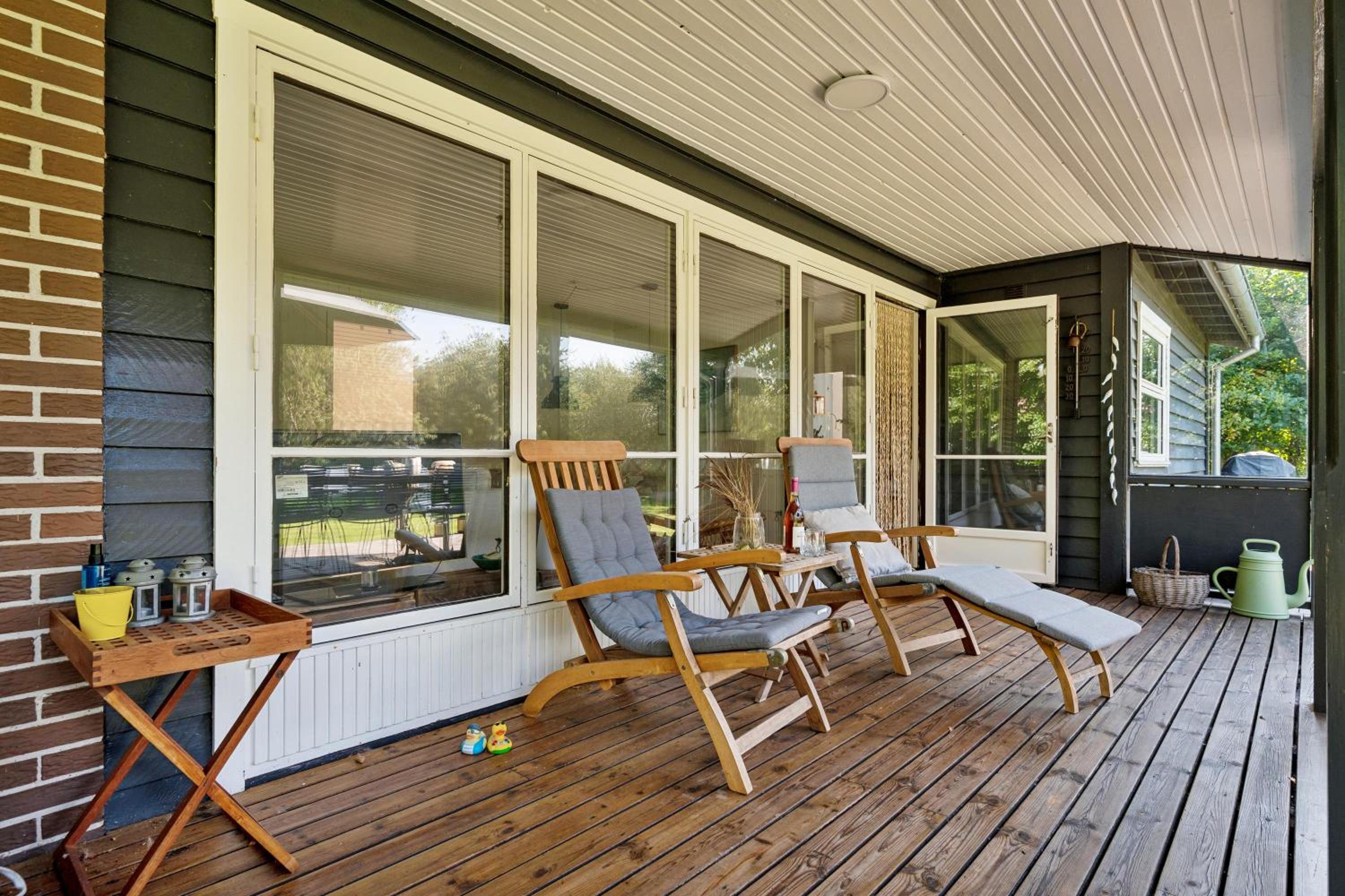 Cosy And Well-Kept Holiday Home With Covered Terrace, Large Garden And Child-Friendly Location Just 250 Metres From The Water And Close To Forest,
