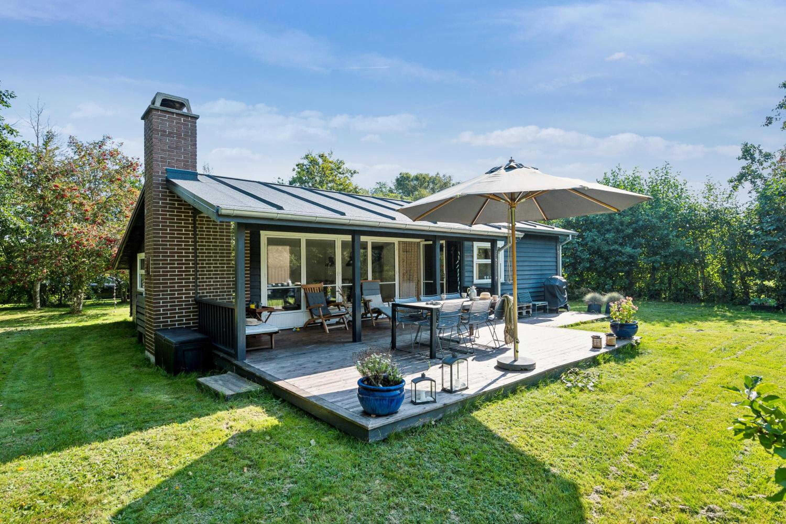 Cosy And Well-Kept Holiday Home With Covered Terrace, Large Garden And Child-Friendly Location Just 250 Metres From The Water And Close To Forest,