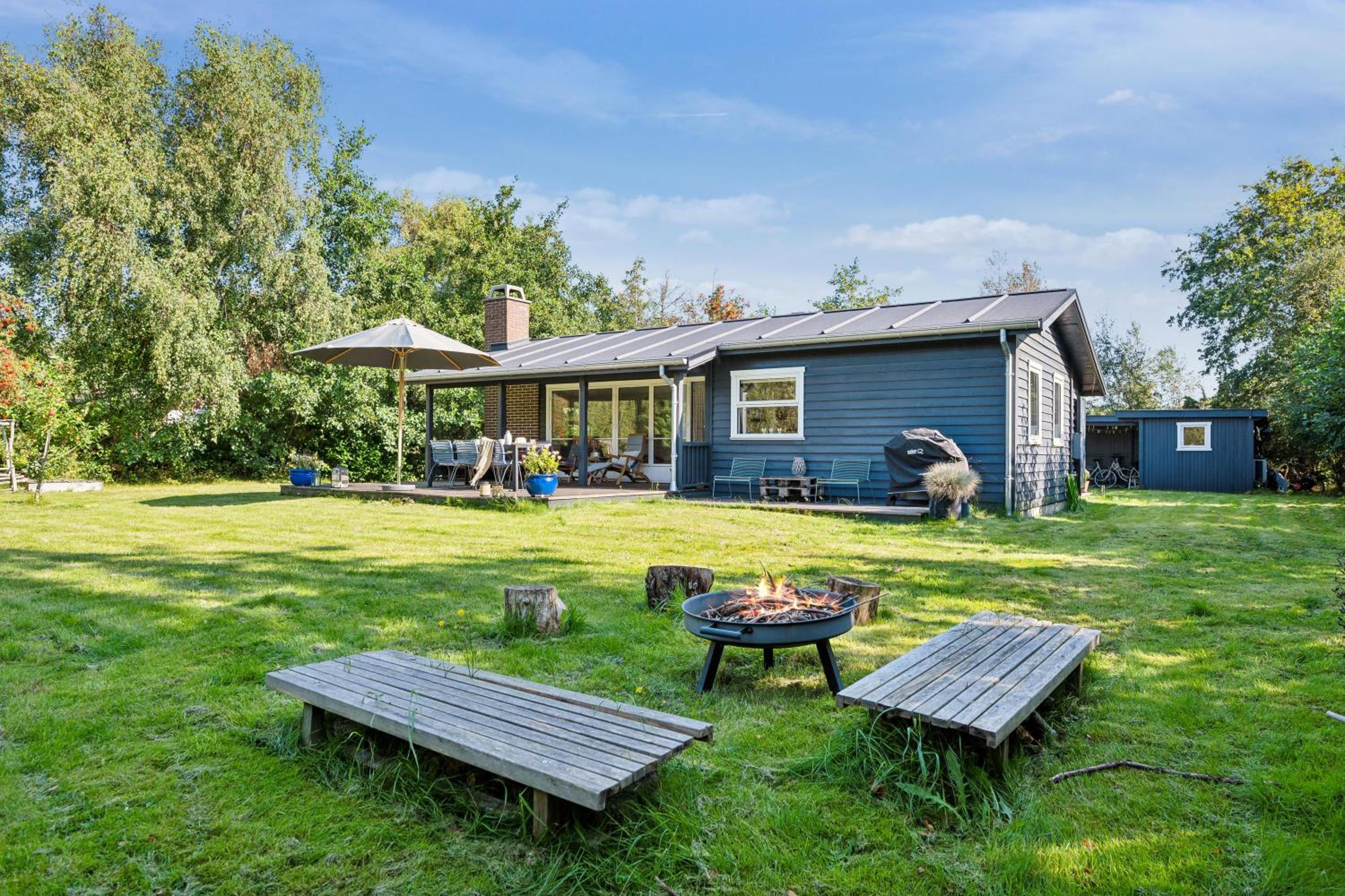 Cosy And Well-Kept Holiday Home With Covered Terrace, Large Garden And Child-Friendly Location Just 250 Metres From The Water And Close To Forest,